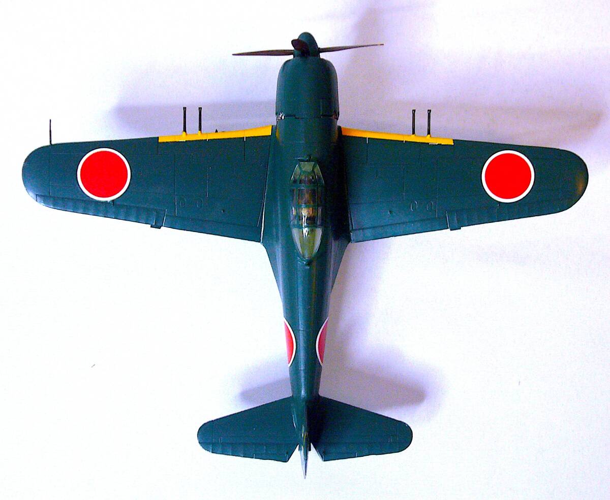 フジミ/ハセガワ 1/72 川西 紫電改 21型 & 空技廠/愛知 彗星12型 横須賀海軍航空隊 プラモデル 塗装済み完成品 2個まとめ売り 箱なし_画像4