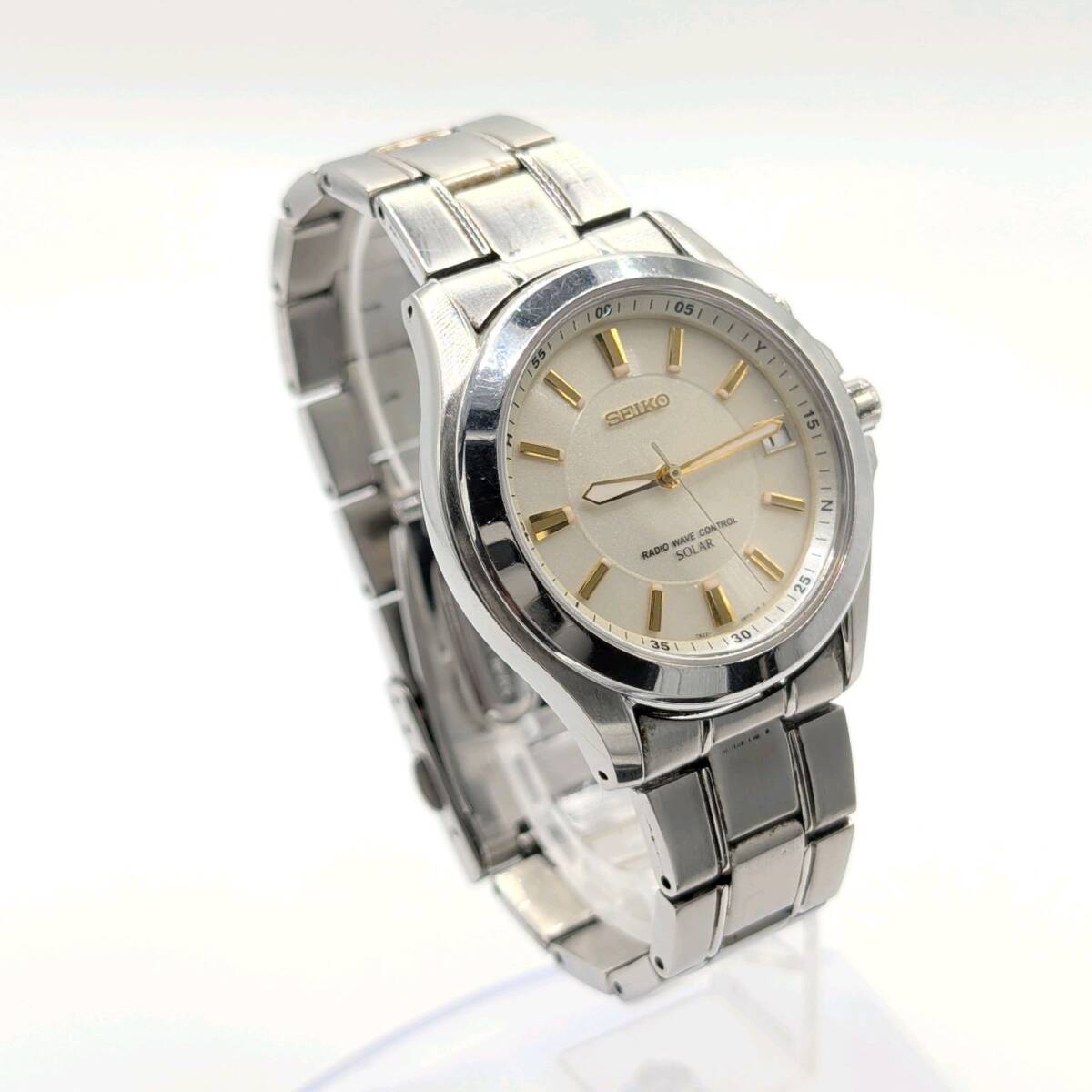 【良品】 SEIKO 7B22-0AY0 Watch Solar Men's セイコー 時計 ソーラー 電波ソーラー 電波時計 メンズ ラウンド シルバー ゴールド 稼働品_画像4