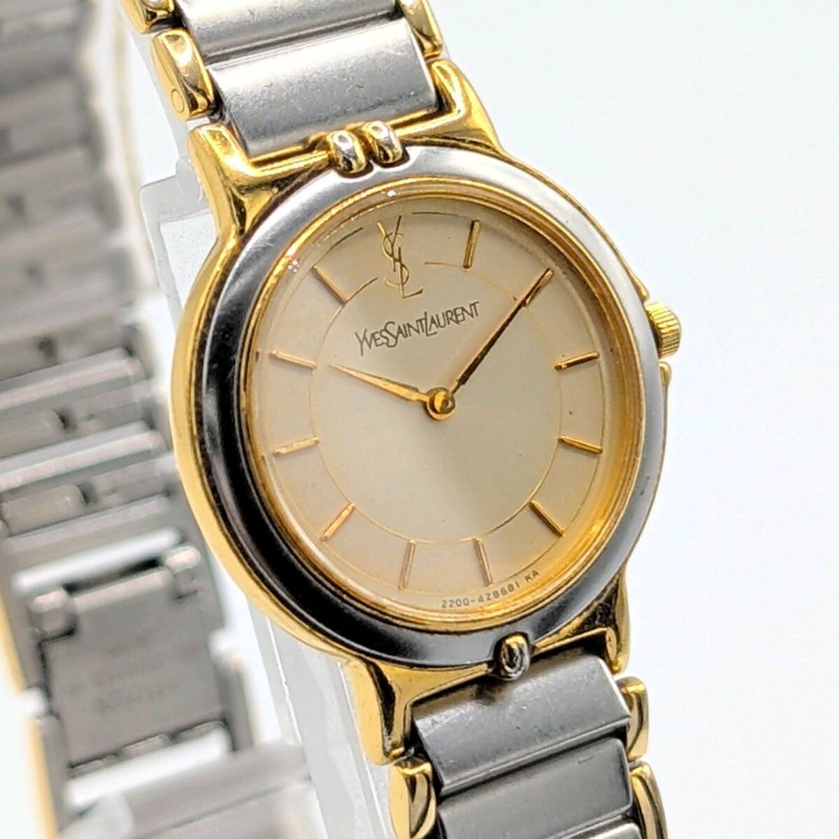 YVES SAINT LAULENT 2200-228481 Y2K 00S イブサンローラン 時計 クオーツ レディース ラウンド シルバー ゴールド ヴィンテージ 不動品_画像2