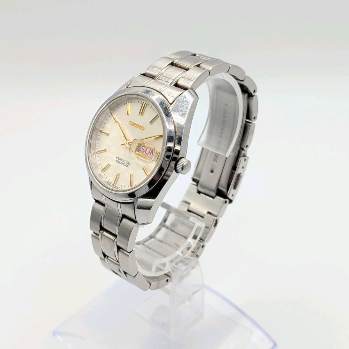 SEIKO PERPETUAL CALENDER 8F33-0040 Working セイコー パーペチュアルカレンダー クオーツ ラウンド シルバー デイデイト 稼働品_画像3