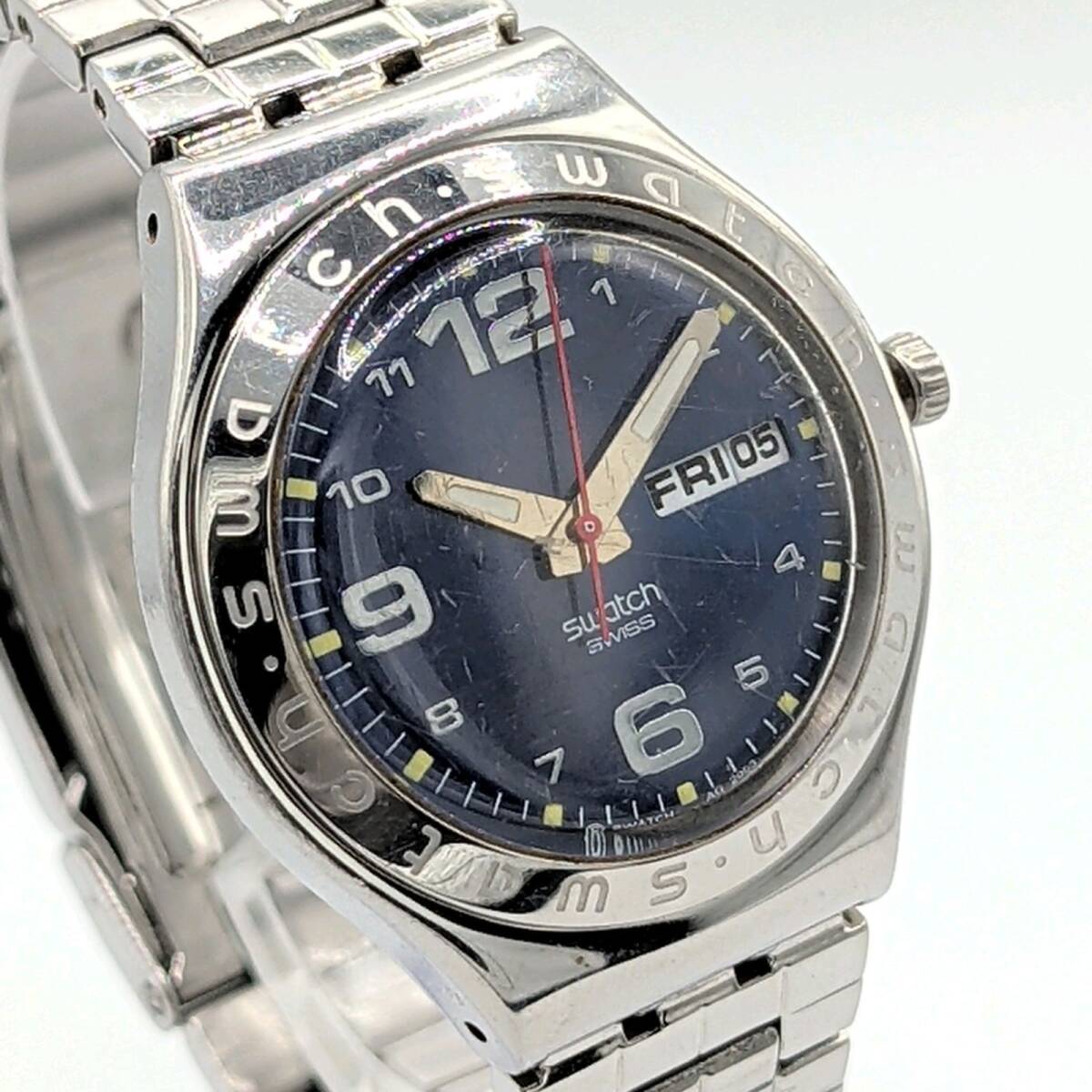 SWATCH Watch QZ Men's Round Silver Navy Day-Date スウォッチ 時計 クオーツ メンズ ラウンド シルバー ネイビー デイデイト 稼働品_画像2