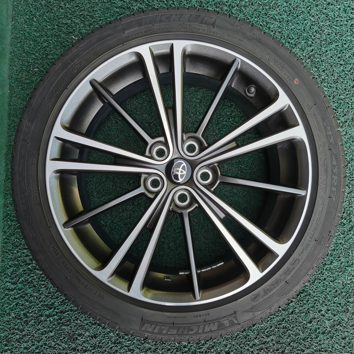 4本セット◆トヨタ(スバル) 86 17インチ アルミ ホイール 17×7J +48 5H PCD 100 ●タイヤ MICHELIN PRIMACY HP 215/45R17 87W 2014年◆_画像2