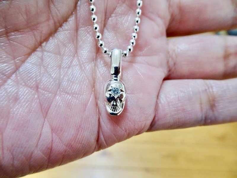 . хвост гравировка [ одноглазый 2.3mm diamond, платина, Lucky Skull подвеска ] ручная работа 265b