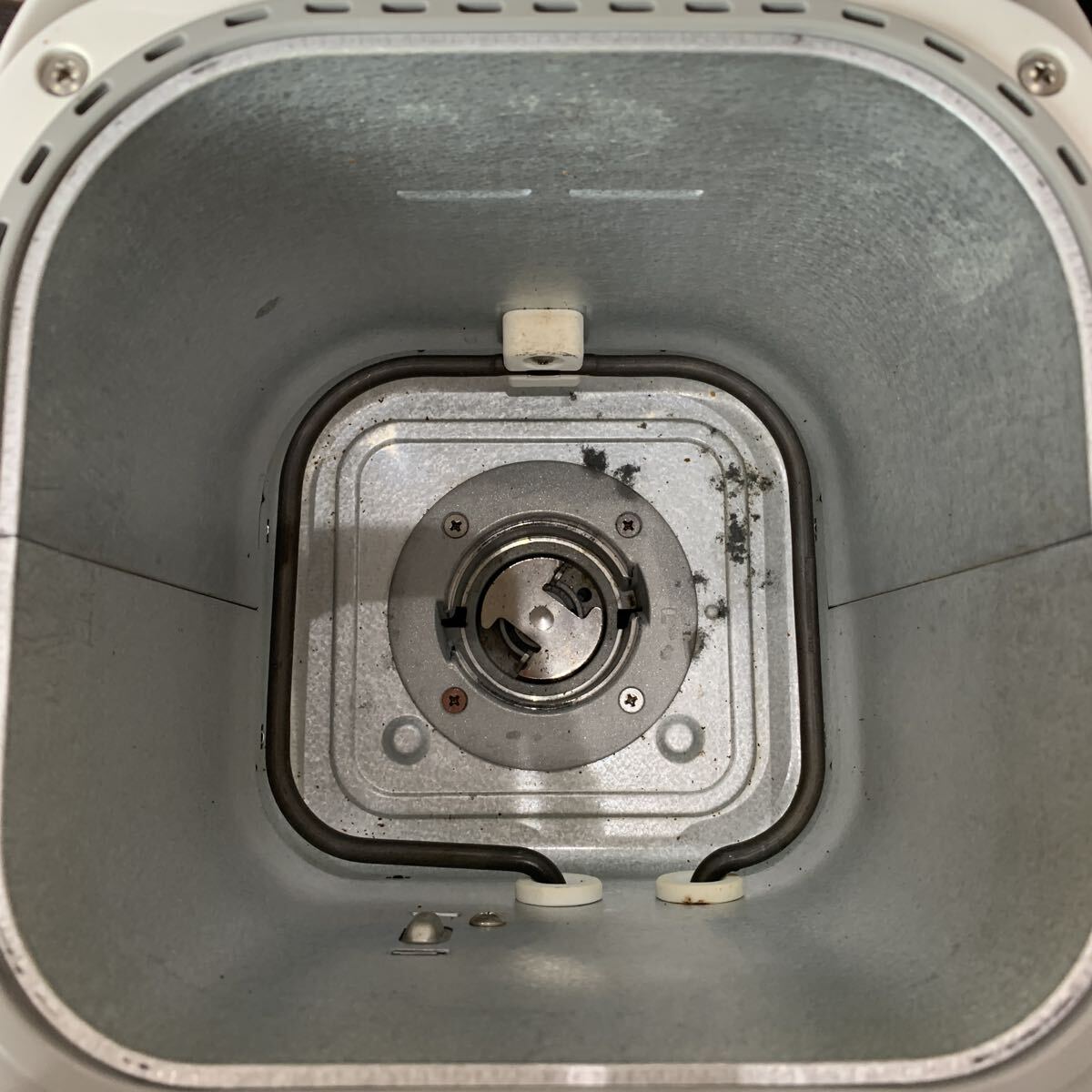 （FUK026） Panasonic パナソニック ホームベーカリー SD-BMS104 ホワイト 家庭用 パン焼き機 調理家電 2011年製　中古品_画像6