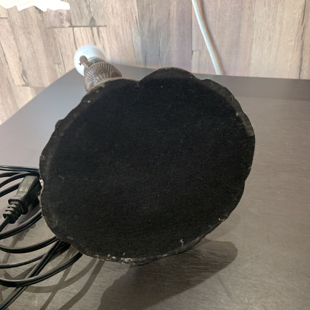 （FUK085） ステンドグラス風　スタンドライト テーブルランプ 卓上ランプ 照明 インテリア アンティーク風　中古品_画像9