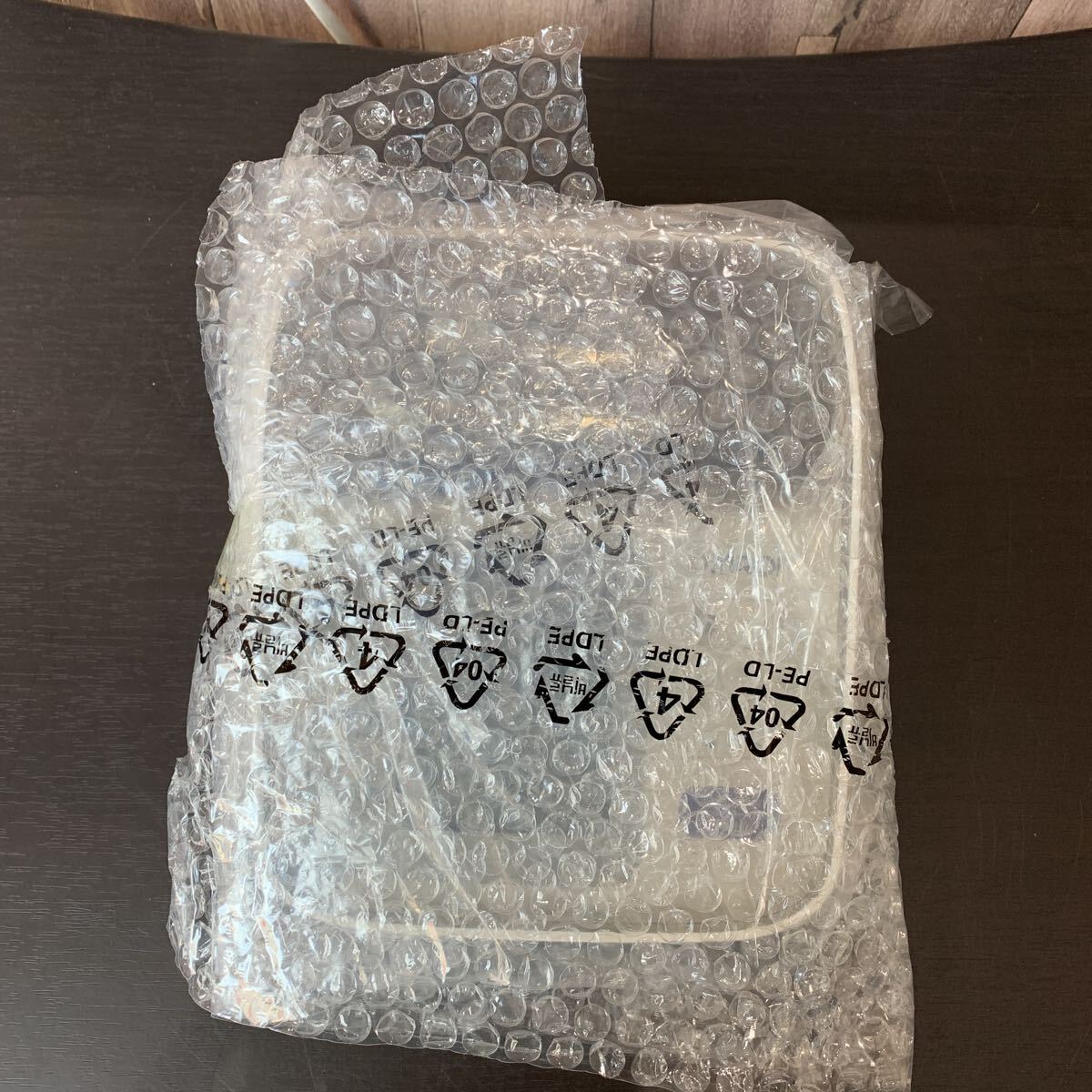 (FUK091) ☆未使用品☆ OMRON オムロン 上腕式血圧計 HEM-8731 健康器具 年式不明 箱入り 中古品_画像2