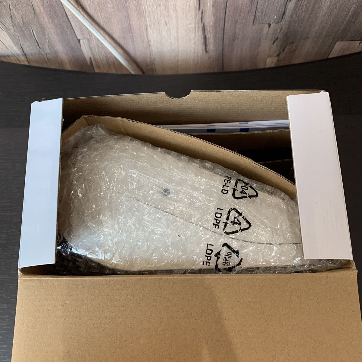 (FUK091) ☆未使用品☆ OMRON オムロン 上腕式血圧計 HEM-8731 健康器具 年式不明 箱入り 中古品_画像10