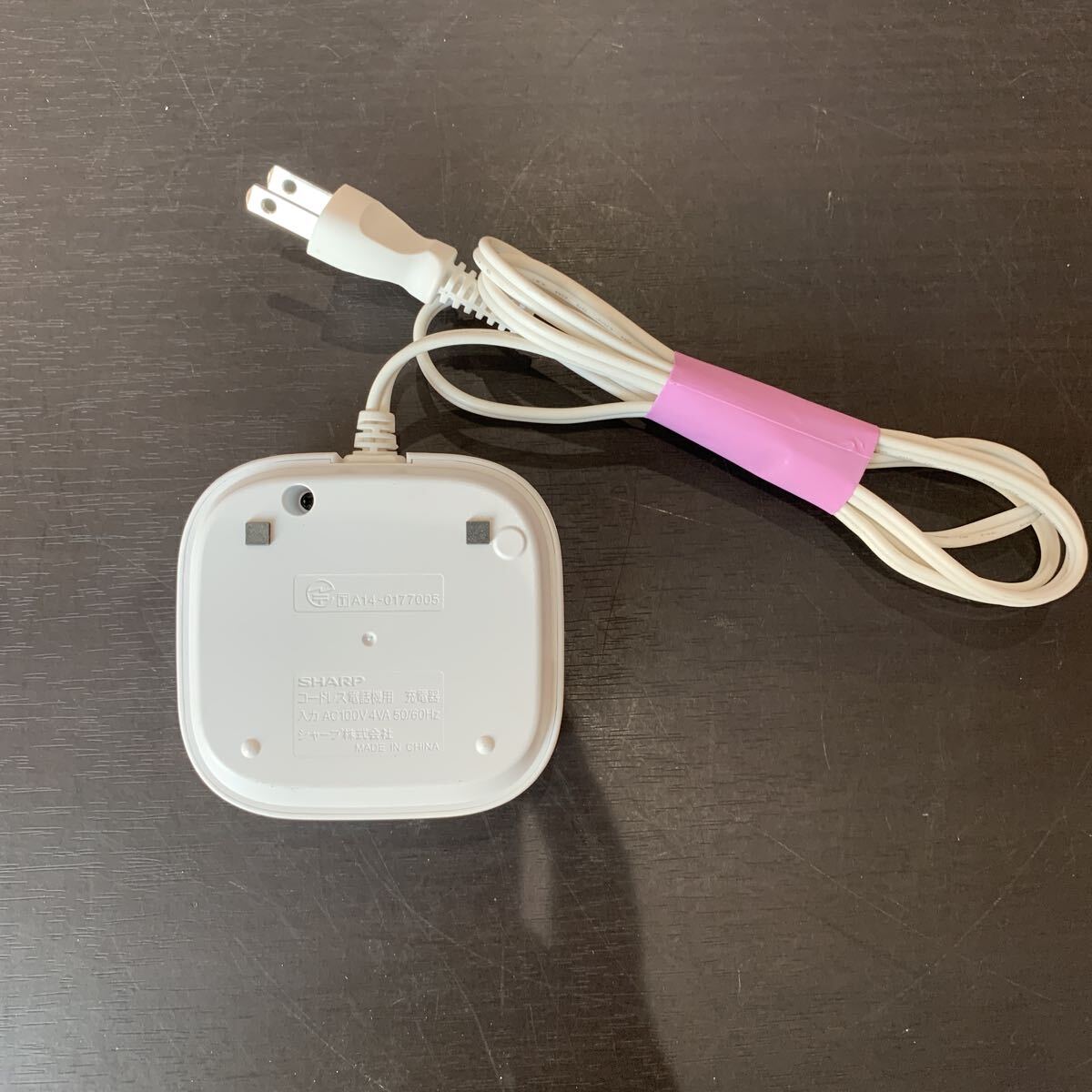 （FUK092） SHARP シャープ デジタルコードレス電話機 親機　JD-AT82CE 子機 JD-KT512 充電器　まとめ　中古品_画像8