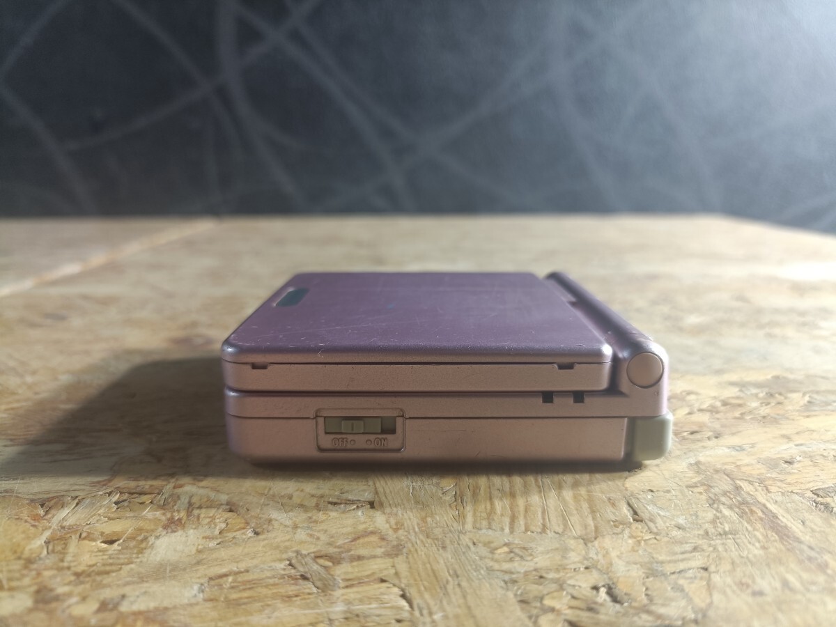(UK080)【ジャンク品】Nintendo ゲームボーイアドバンスSP AGS-001 パールピンク 本体のみ GBASP GAMEBOY ADVANCE 任天堂 現状品_画像7