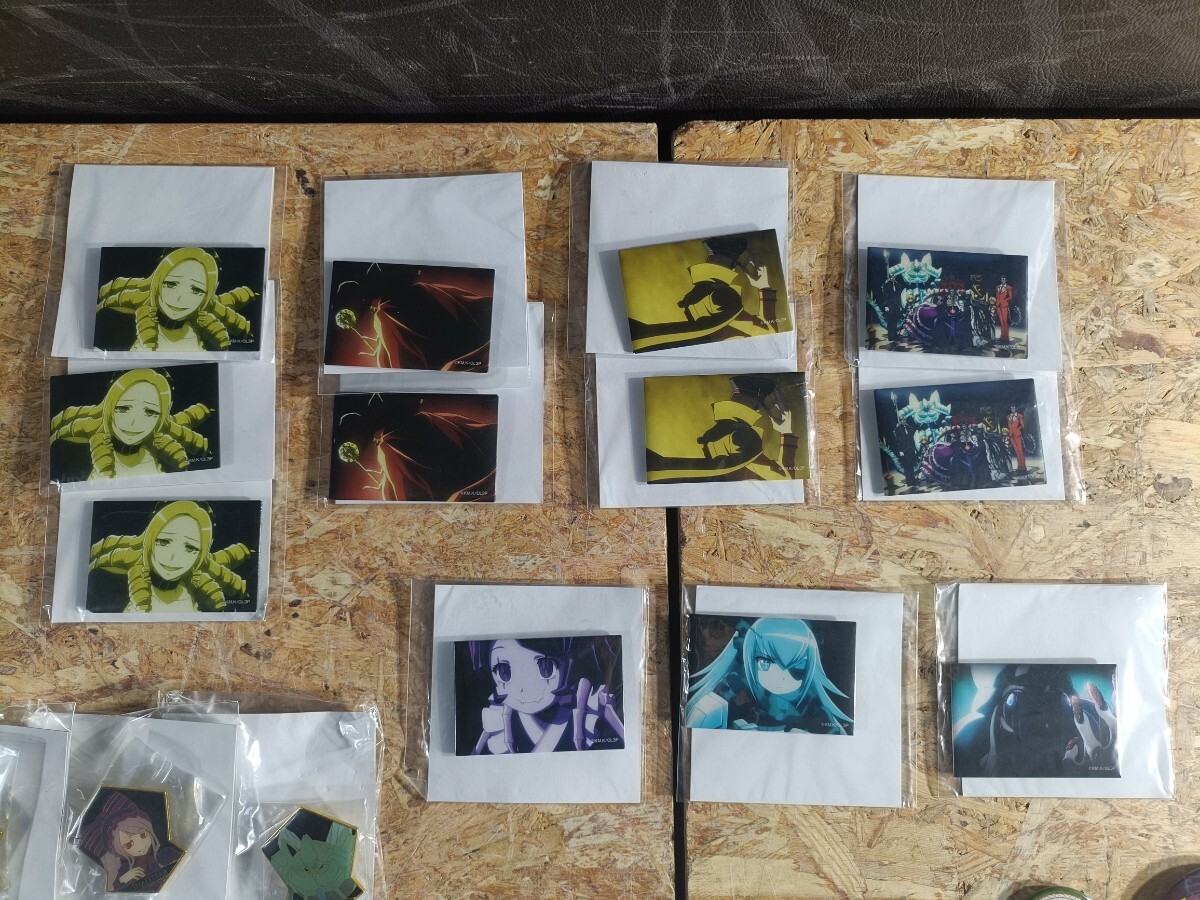 (UK093)1円スタート アニメ オーバーロード グッズ まとめ アクリルプレート 缶バッジ キーホルダーなど アルベド シャルティア 現状品_画像5