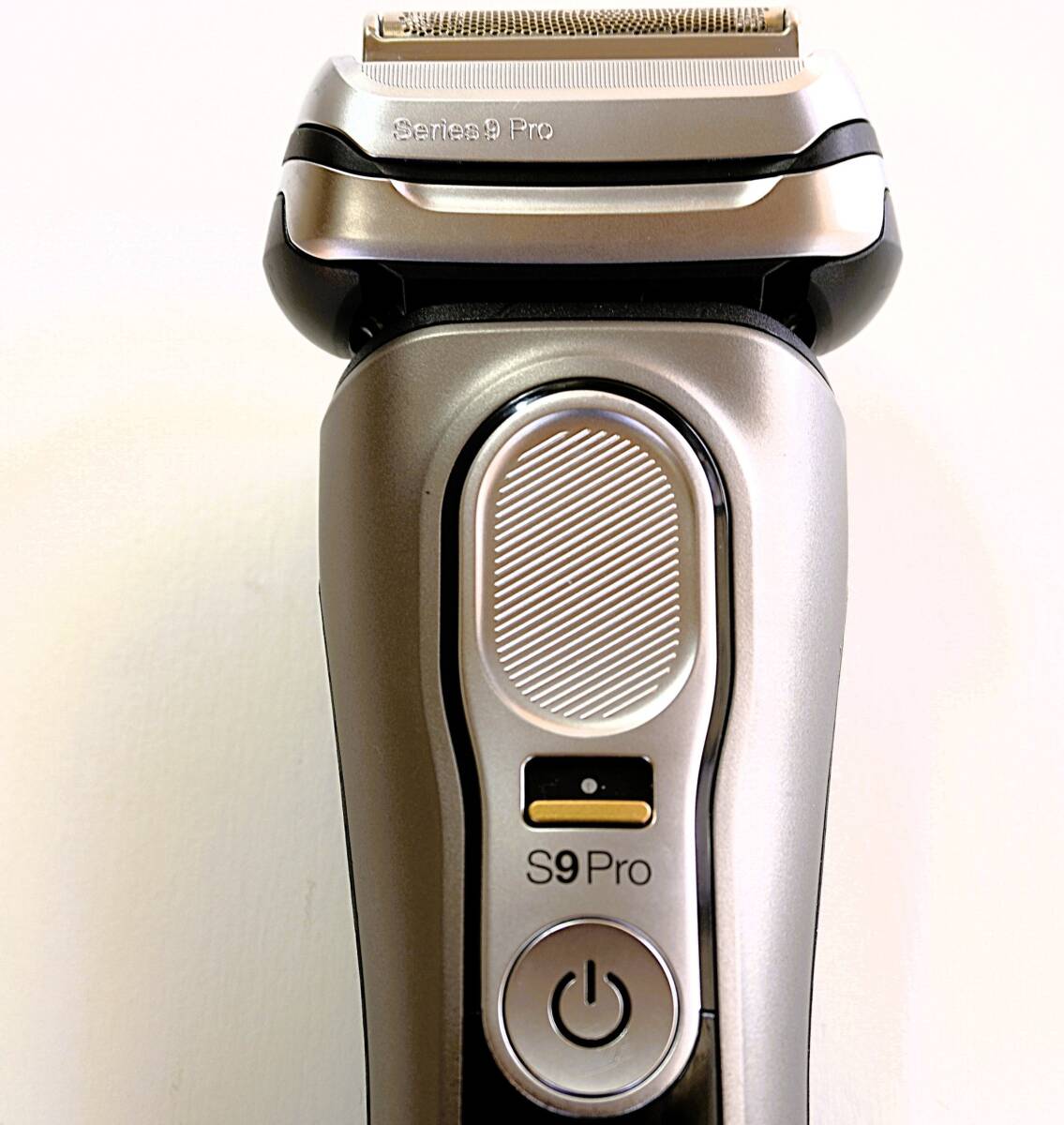 ★【未使用】ブラウン シェーバー/シリーズ９Pro /2021年製/ Type5793/お風呂剃り可/ブラウン最上位モデル (NO16)_画像2