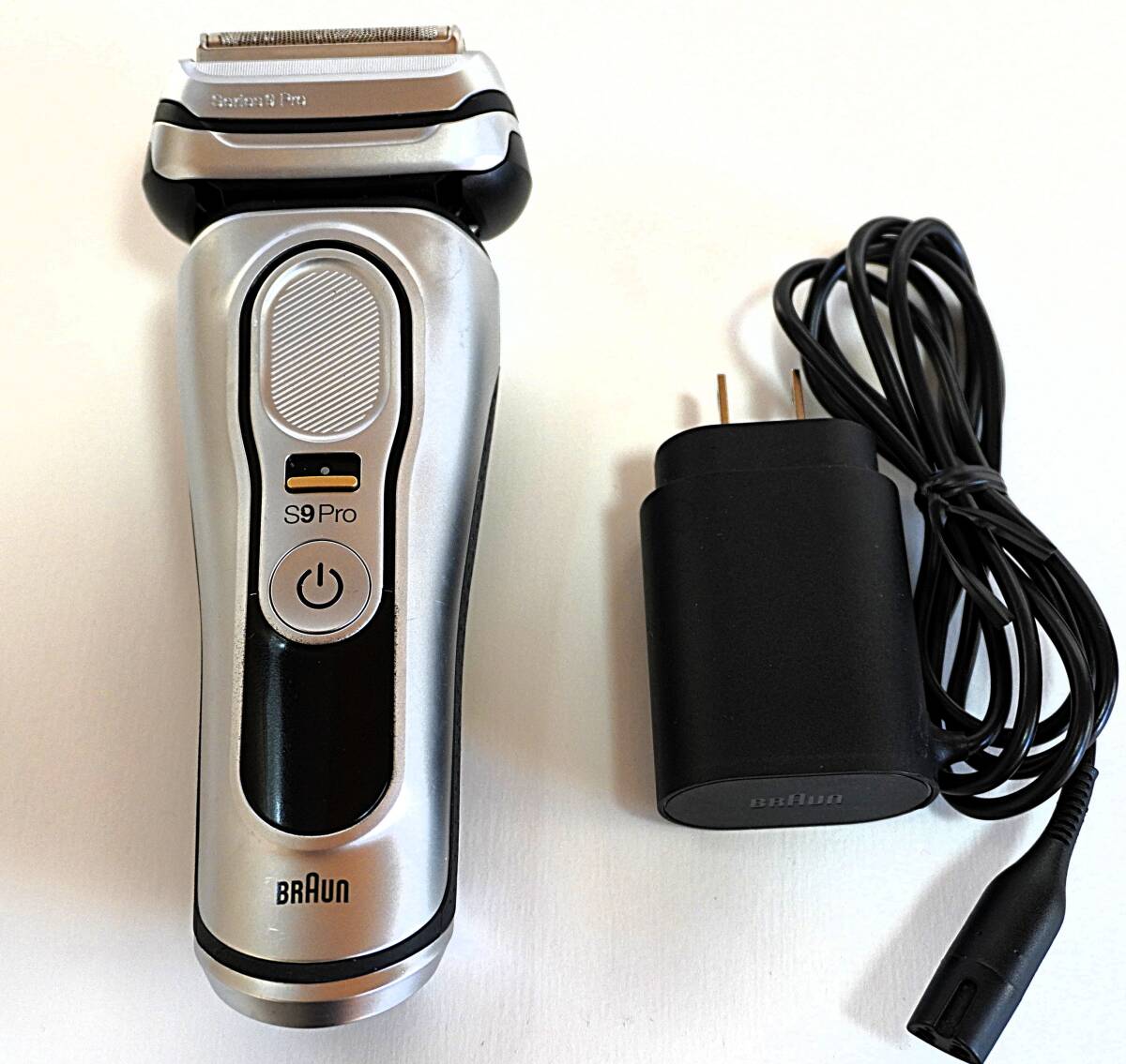 ★【展示品】ブラウン シェーバー/シリーズ９Pro /2022年製/ Type5793/お風呂剃り可/ブラウン最上位モデル (NO8)_画像1
