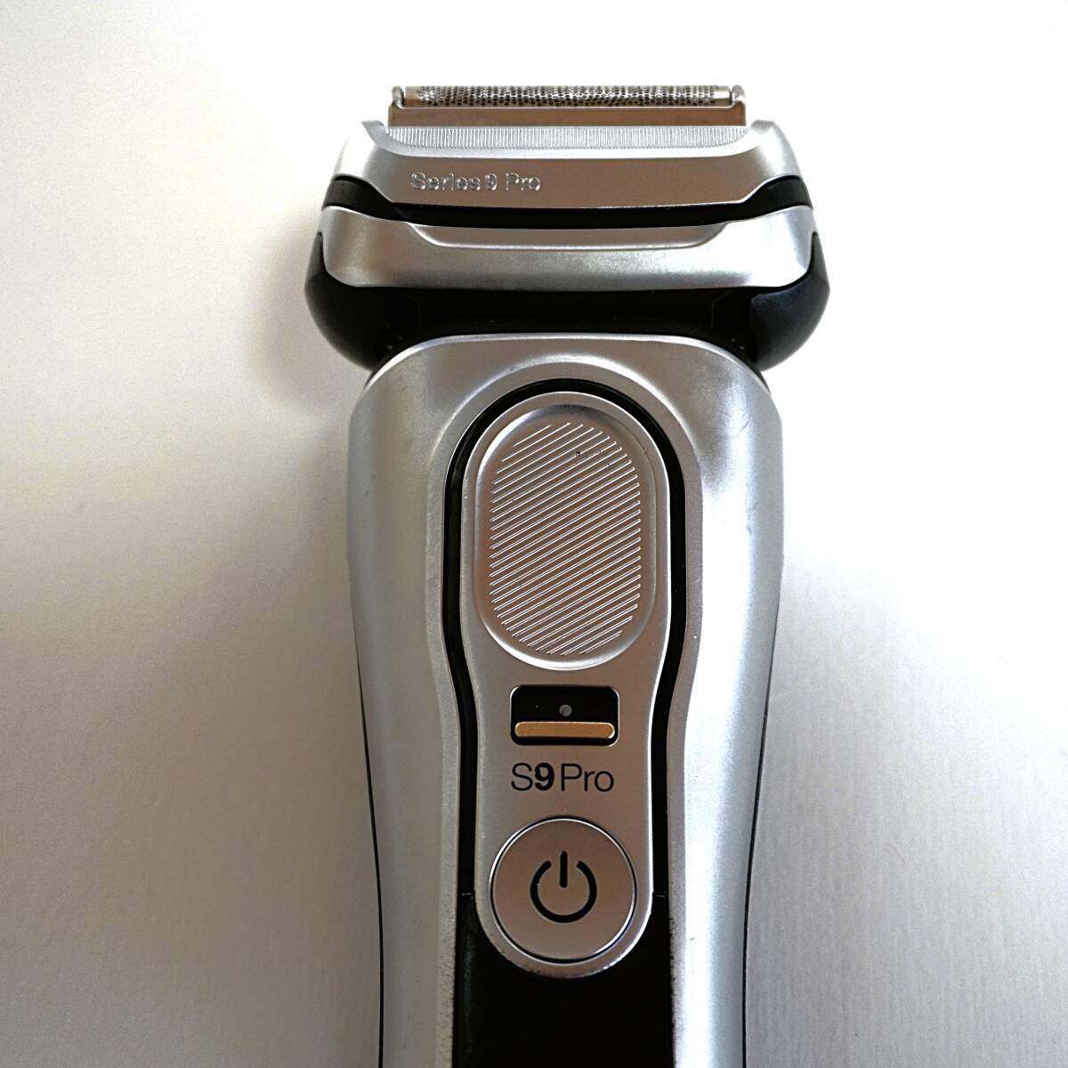 ★【展示品】ブラウン シェーバー/シリーズ９Pro /2022年製/ Type5793/お風呂剃り可/ブラウン最上位モデル (NO8)_画像2