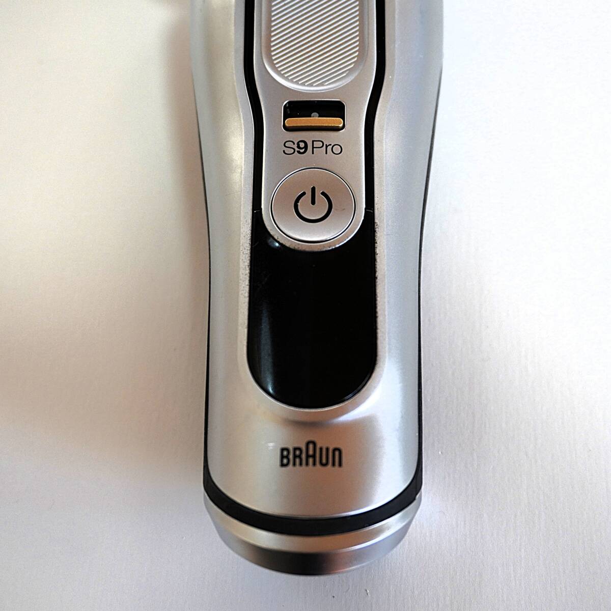 ★【展示品】ブラウン シェーバー/シリーズ９Pro /2022年製/ Type5793/お風呂剃り可/ブラウン最上位モデル (NO8)_画像3