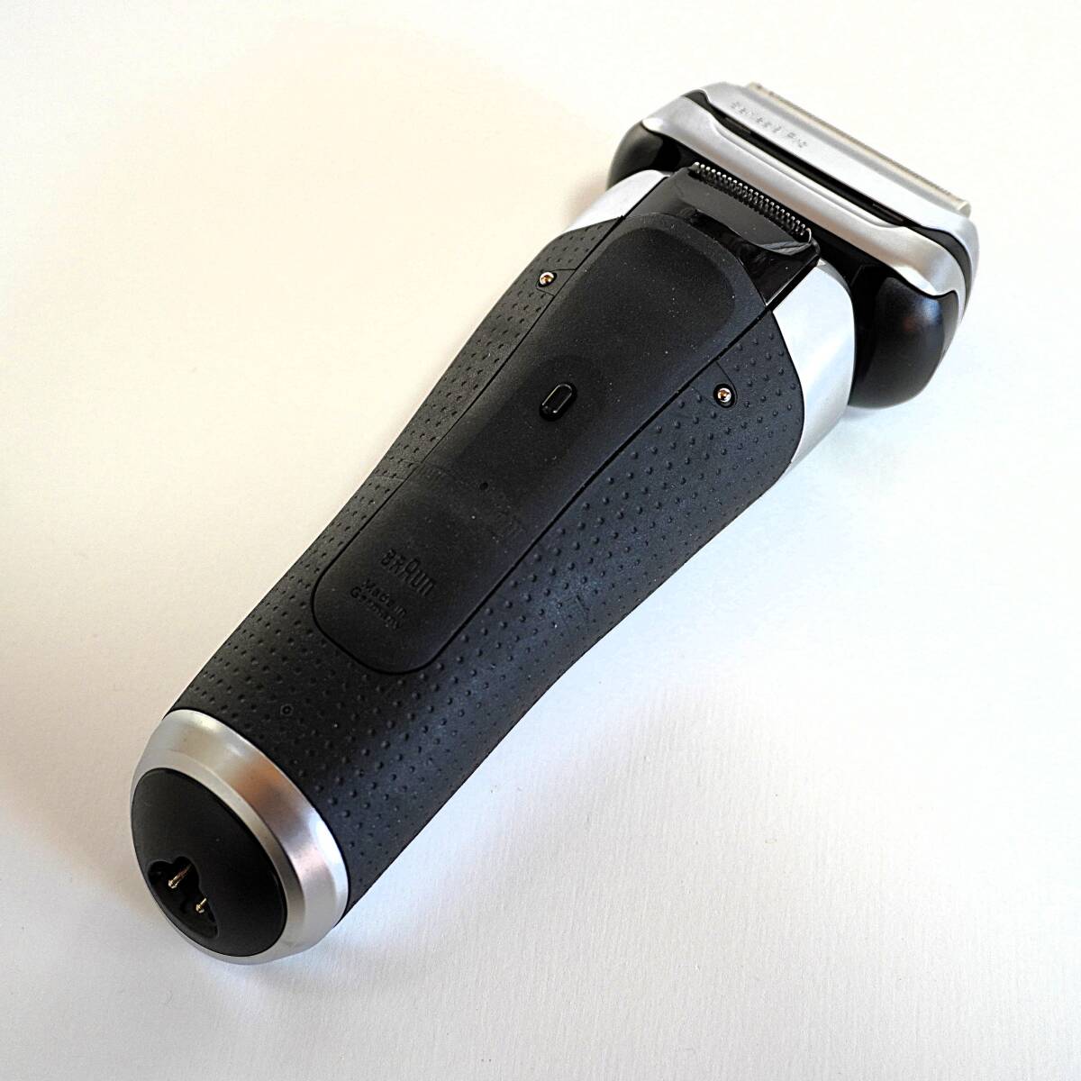 ★【展示品】ブラウン シェーバー/シリーズ９Pro /2022年製/ Type5793/お風呂剃り可/ブラウン最上位モデル (NO8)_画像4