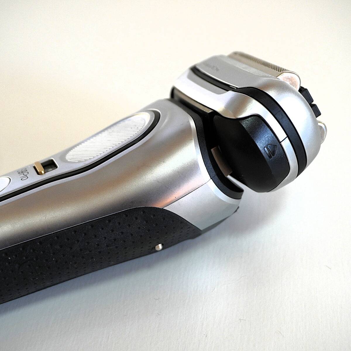 ★【展示品】ブラウン シェーバー/シリーズ９Pro /2022年製/ Type5793/お風呂剃り可/ブラウン最上位モデル (NO8)_画像5