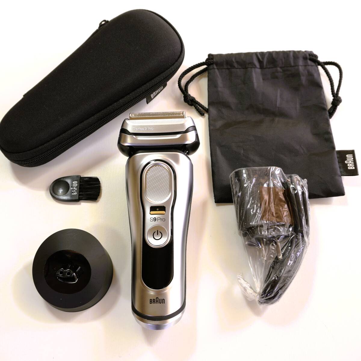 ★【未使用】ブラウン シェーバー/シリーズ９Pro /2022年製/ Type5793/お風呂剃り可/ブラウン最上位モデル (NO15)_画像1