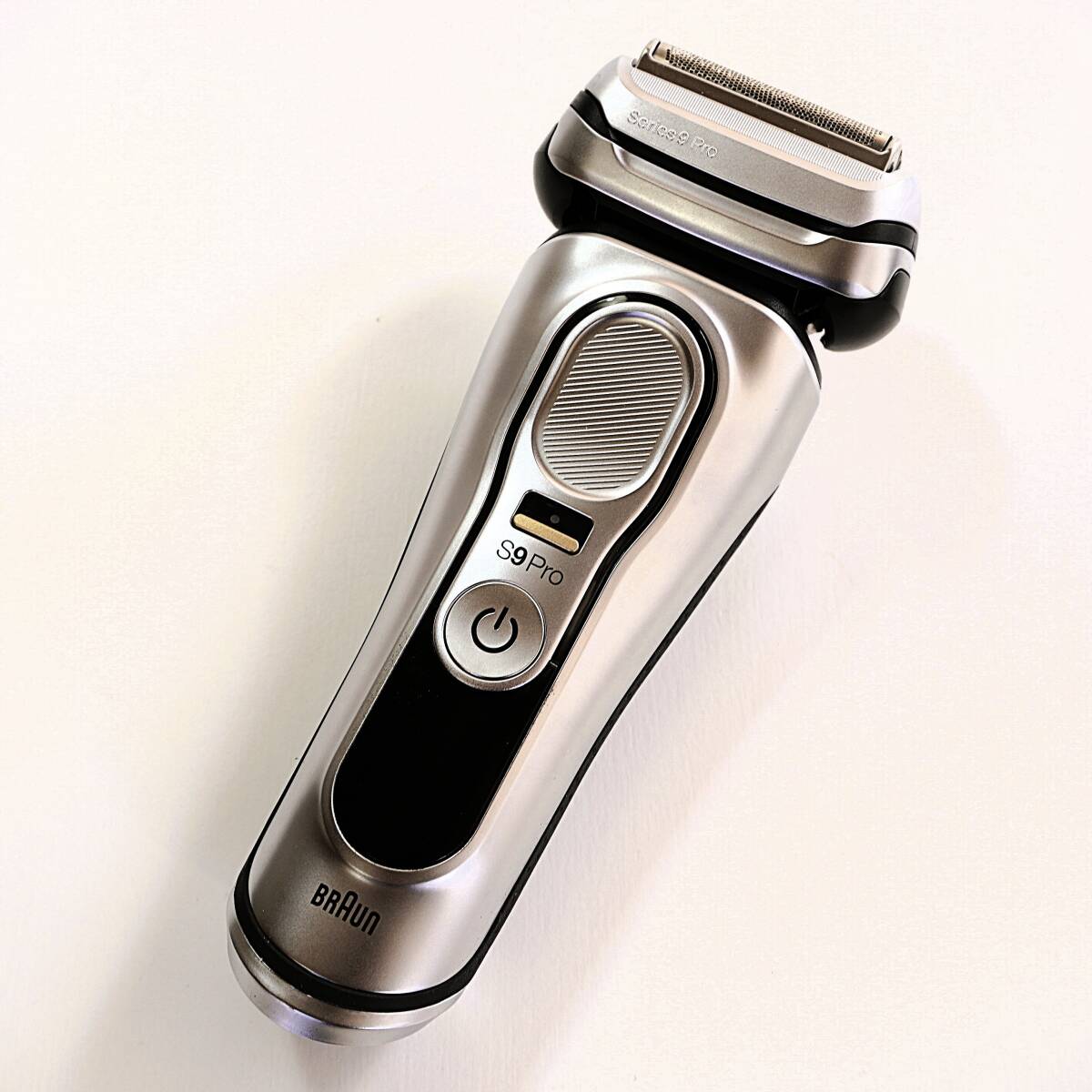 ★【未使用】ブラウン シェーバー/シリーズ９Pro /2022年製/ Type5793/お風呂剃り可/ブラウン最上位モデル (NO15)_画像2