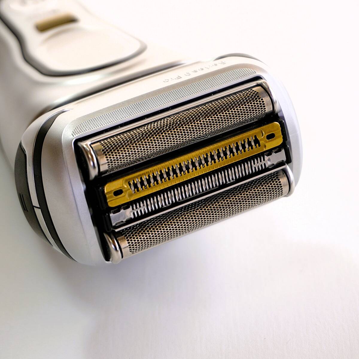 ★【未使用】ブラウン シェーバー/シリーズ９Pro /2022年製/ Type5793/お風呂剃り可/ブラウン最上位モデル (NO15)_画像7
