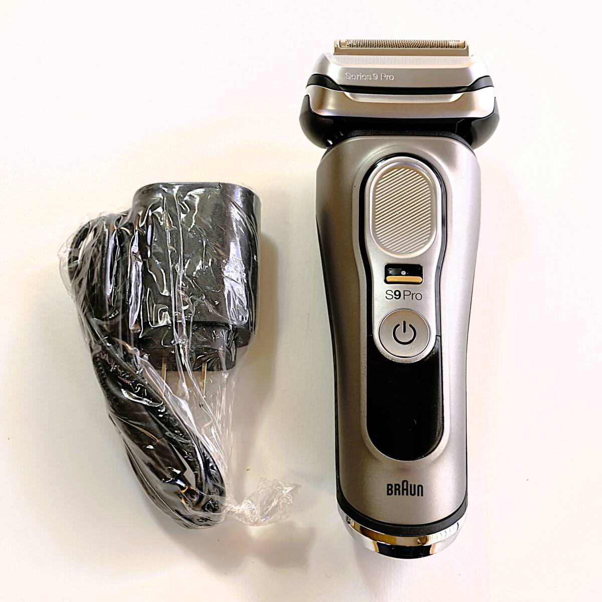 ★【未使用】ブラウン シェーバー/シリーズ９Pro /2021年製/ Type5793/お風呂剃り可/ブラウン最上位モデル (NO16)_画像1