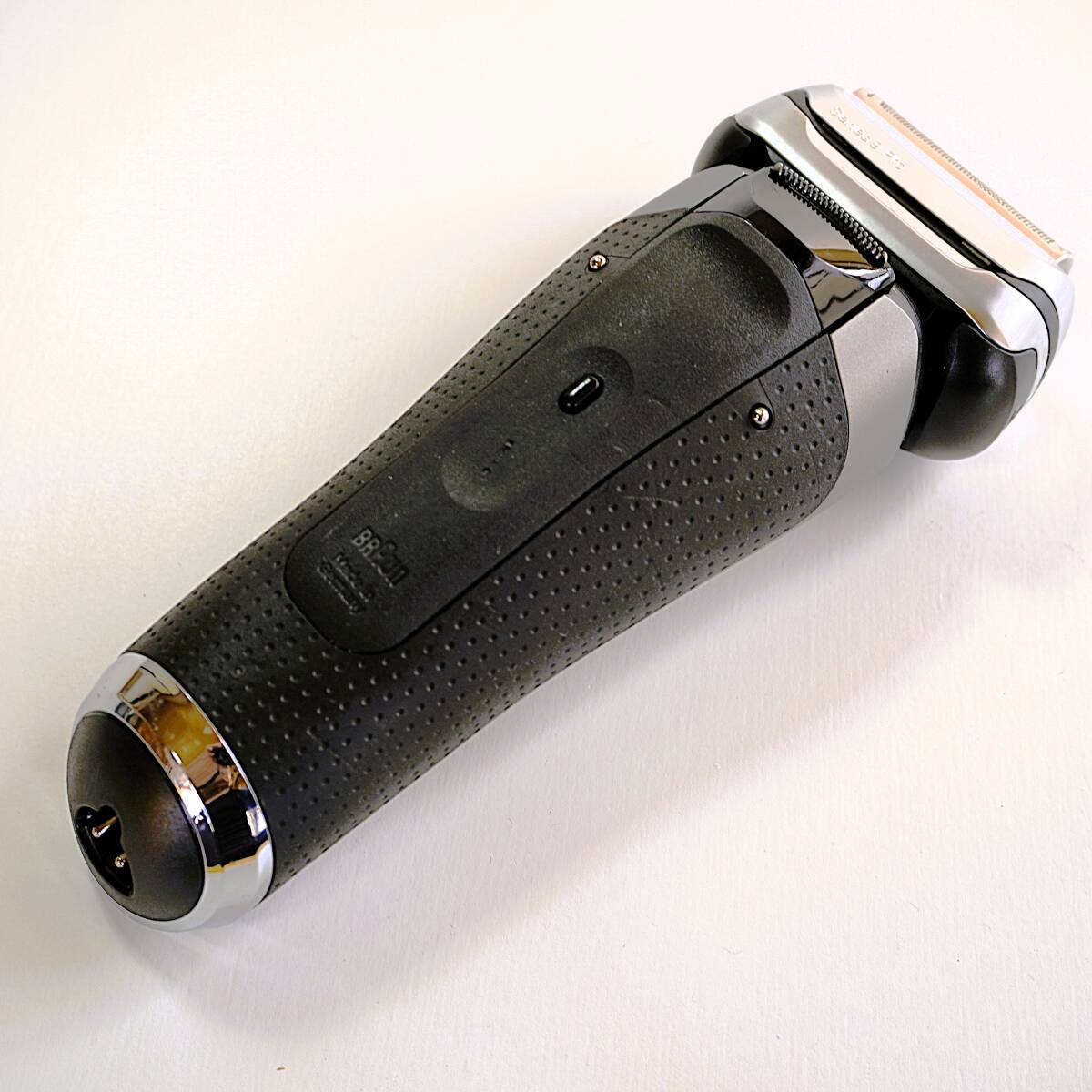 ★【未使用】ブラウン シェーバー/シリーズ９Pro /2021年製/ Type5793/お風呂剃り可/ブラウン最上位モデル (NO16)_画像4