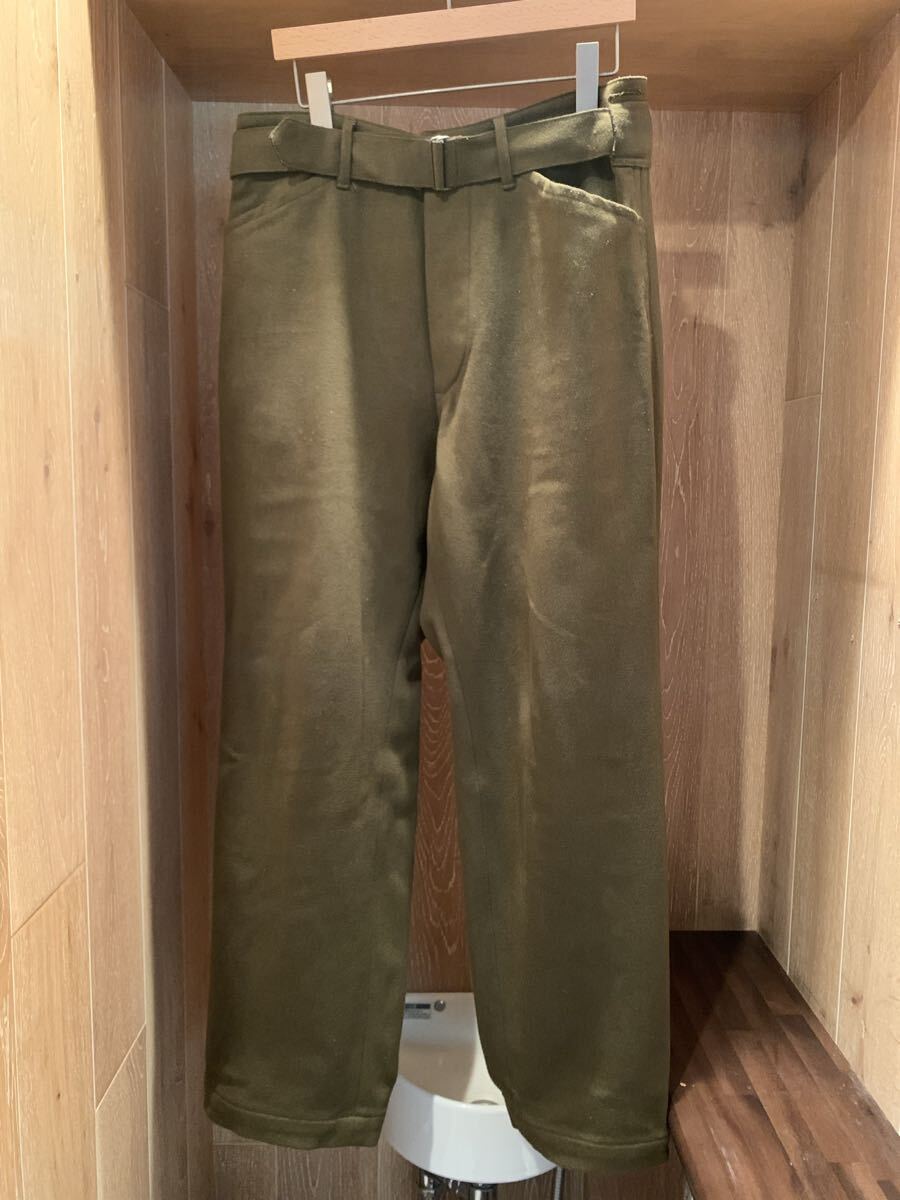 COMOLI フェルトン ベルテッドパンツ サイズ2 カーキ ウール/ナイロン_画像1