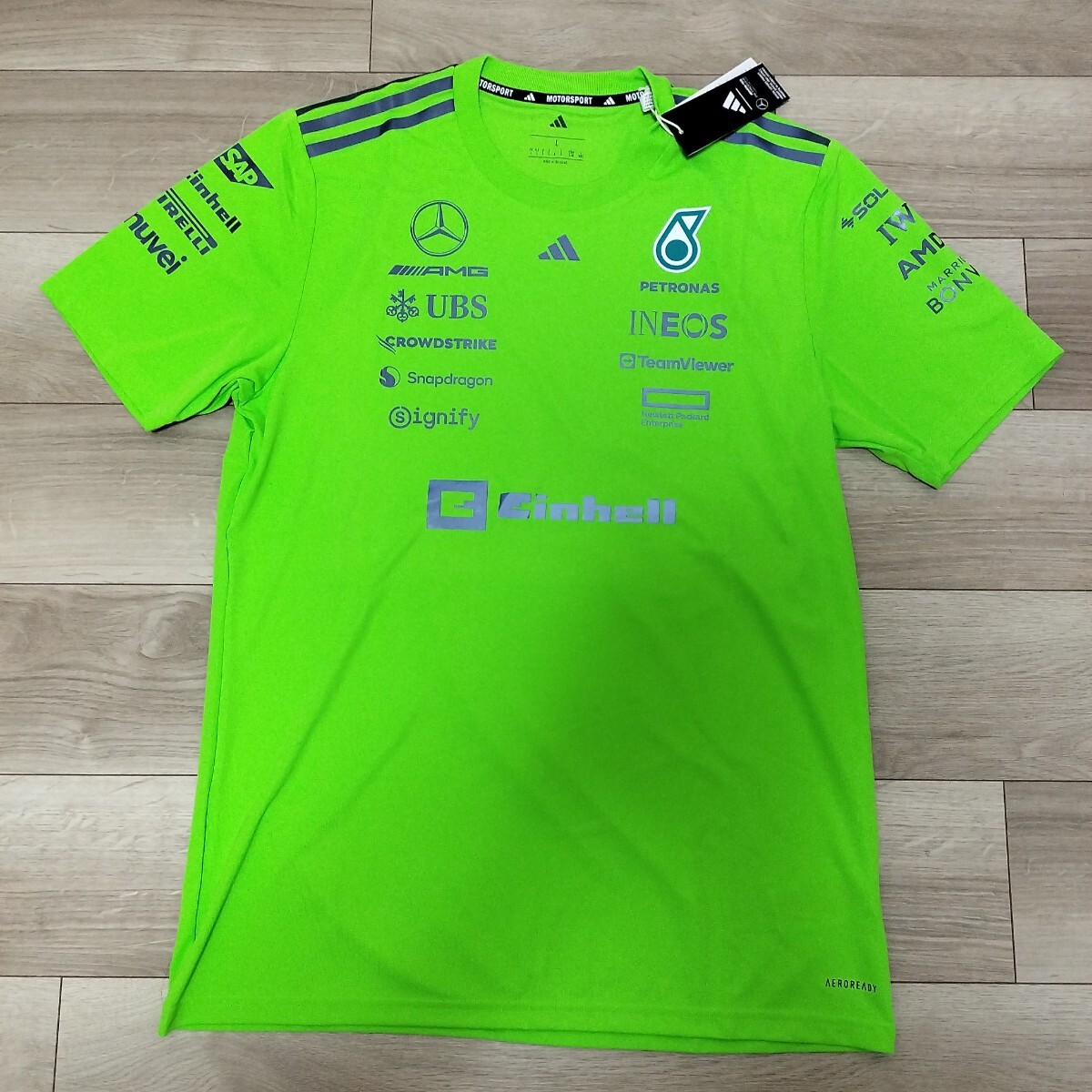 2025 メルセデスＡＭＧペトロナスF1 チーム支給品　セットアップTシャツ Lサイズ 新品 非売品 ラッセル アントネッリ adidas_画像1