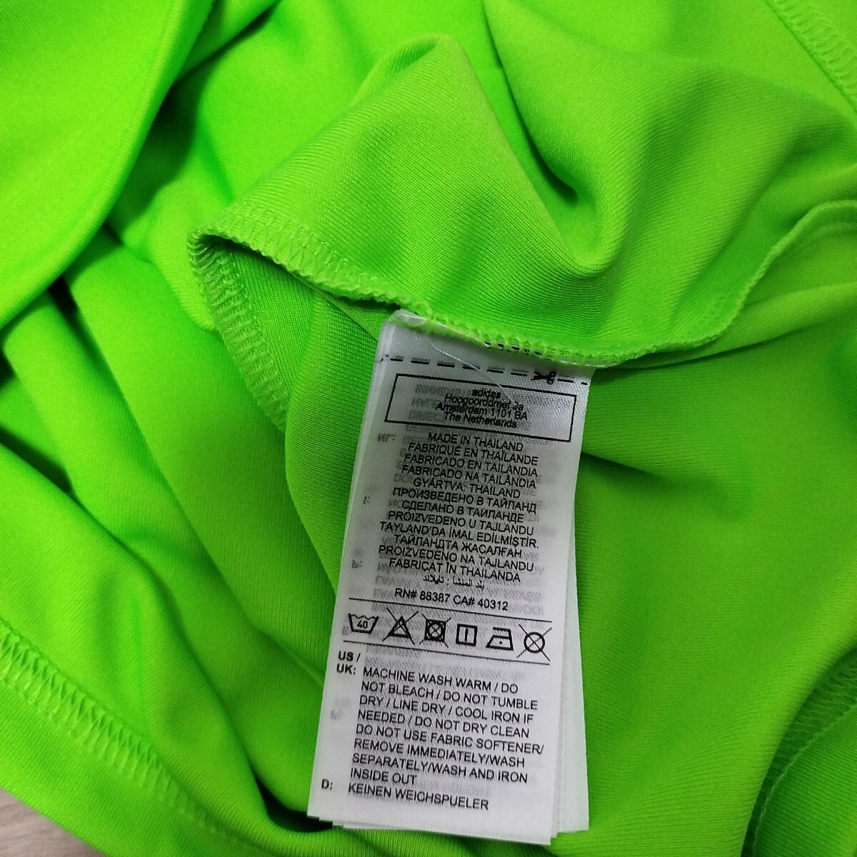 2025 メルセデスＡＭＧペトロナスF1 チーム支給品　セットアップTシャツ Lサイズ 新品 非売品 ラッセル アントネッリ adidas_画像7