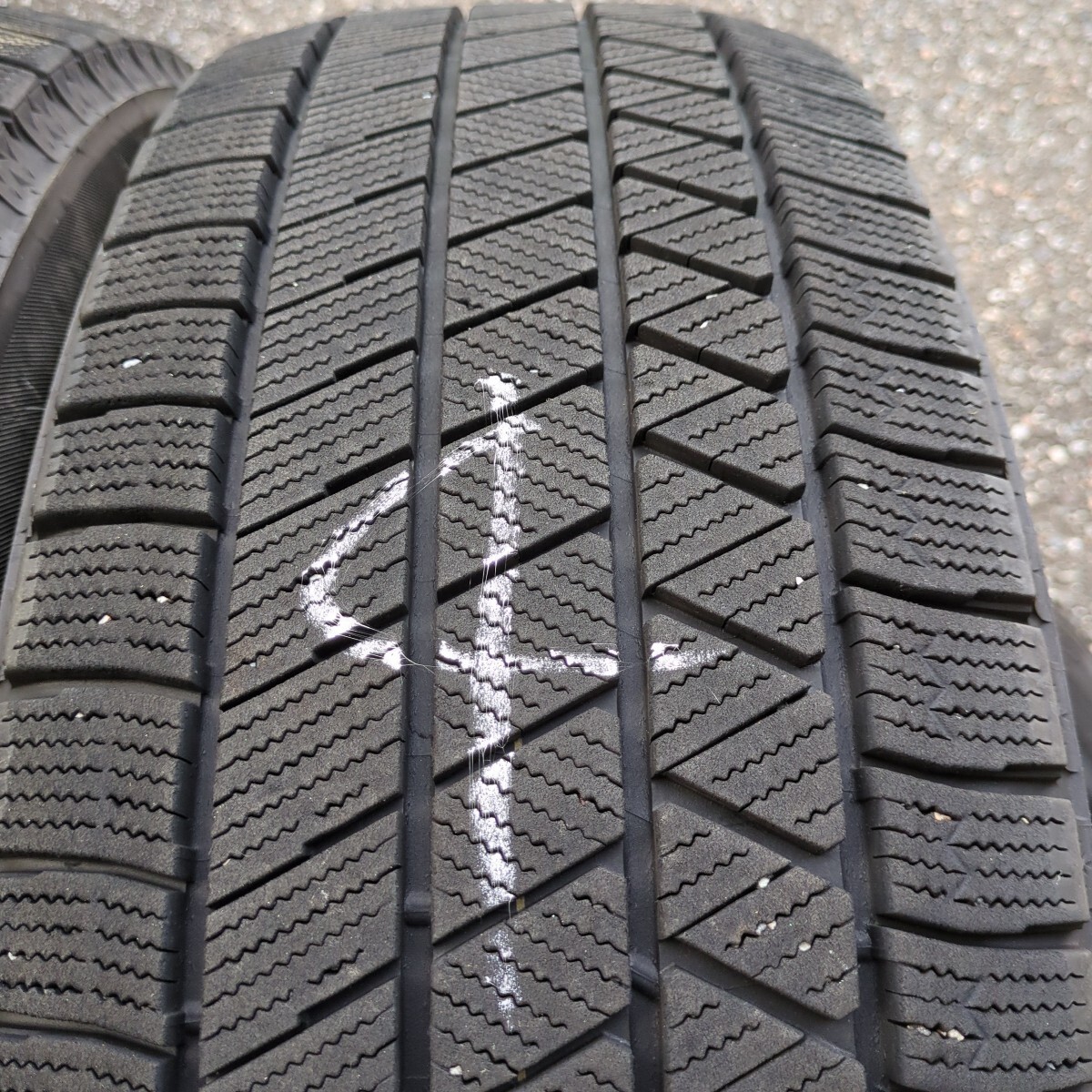 244☆4本 スタッドレスタイヤ 2022年製 約7.5分山 225/60R18 ブリヂストン ブリザック VRX3_画像9
