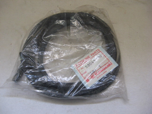 ★Kawasaki　GPZ750F/GPZ1100F　カウリング・トリム（新品）★_画像1