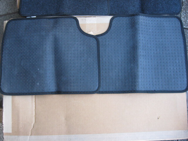 ★汎用カーマット キューワンマット 4P R31-4G (長期保管品)★_画像3