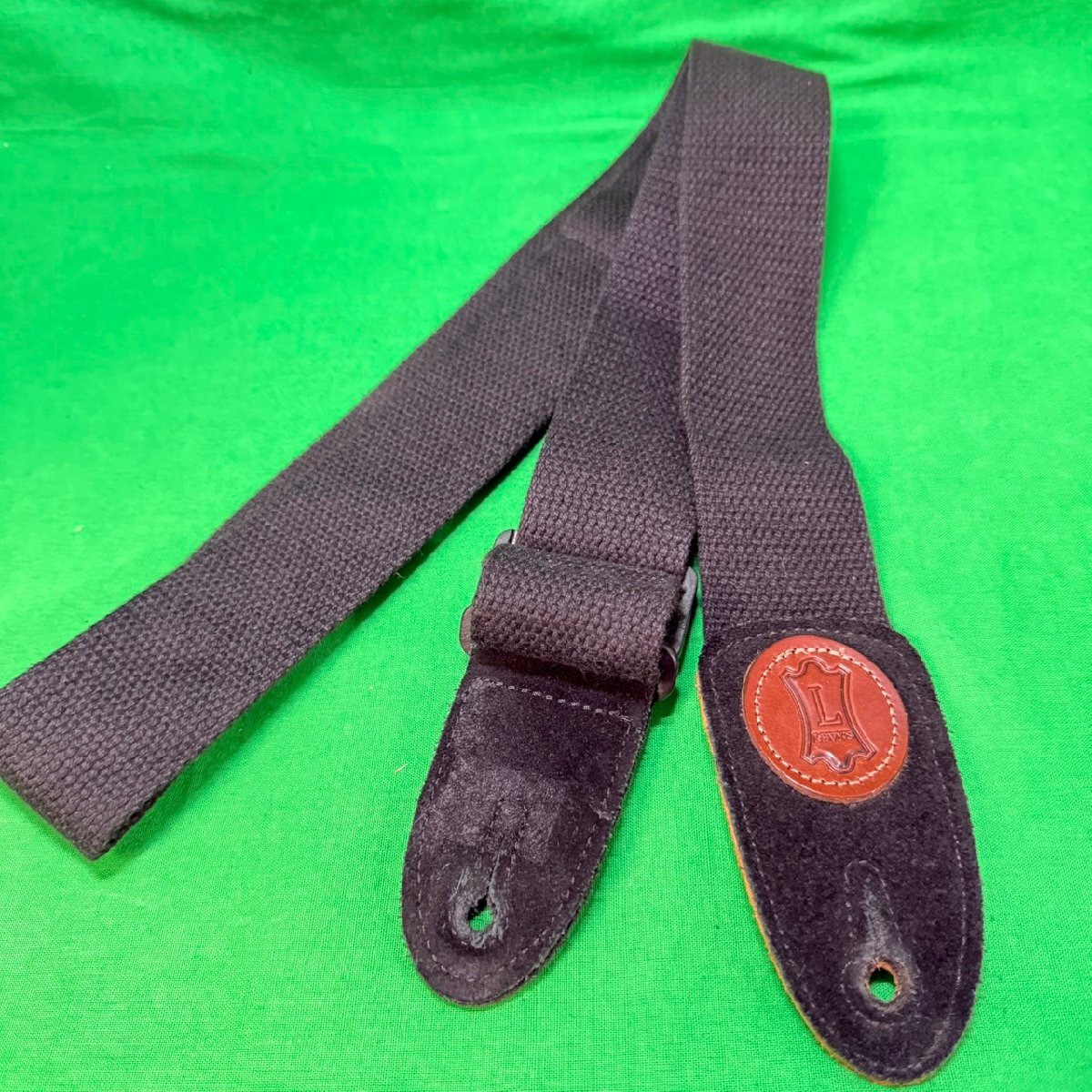 ストラップ LEVY'S ギター ベース ブラック 黒 48mm幅 長さ調整可能 最大約142.5cm 中古品_画像1