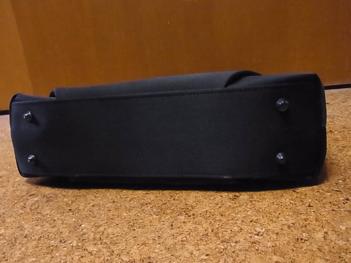 新品 軽量斜め掛けバッグ　 黒 　ブラック　_画像3