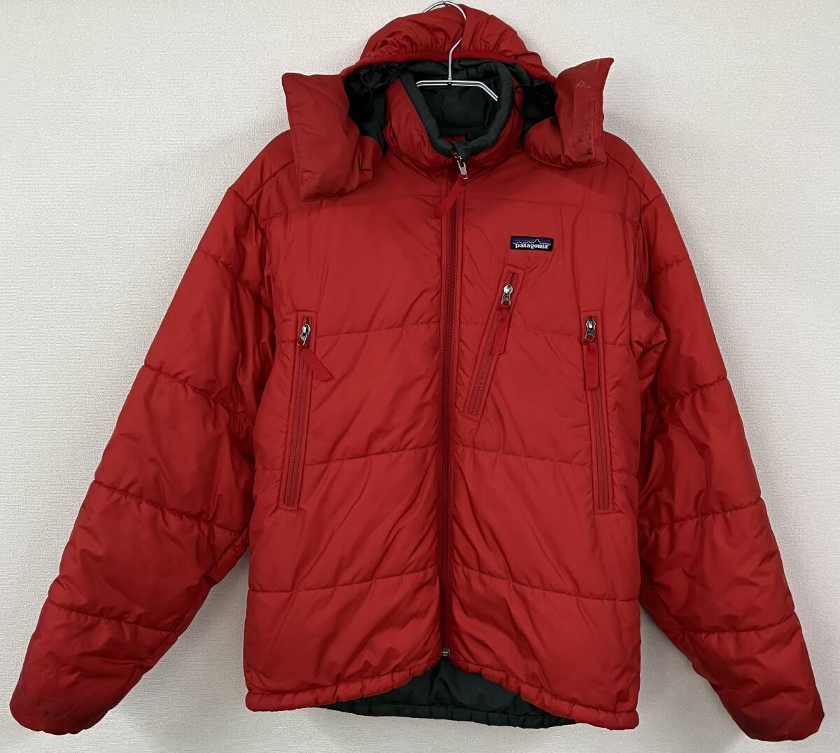 patagonia パタゴニア 83990 F02 メンズM 赤 中綿ジャケット_画像1