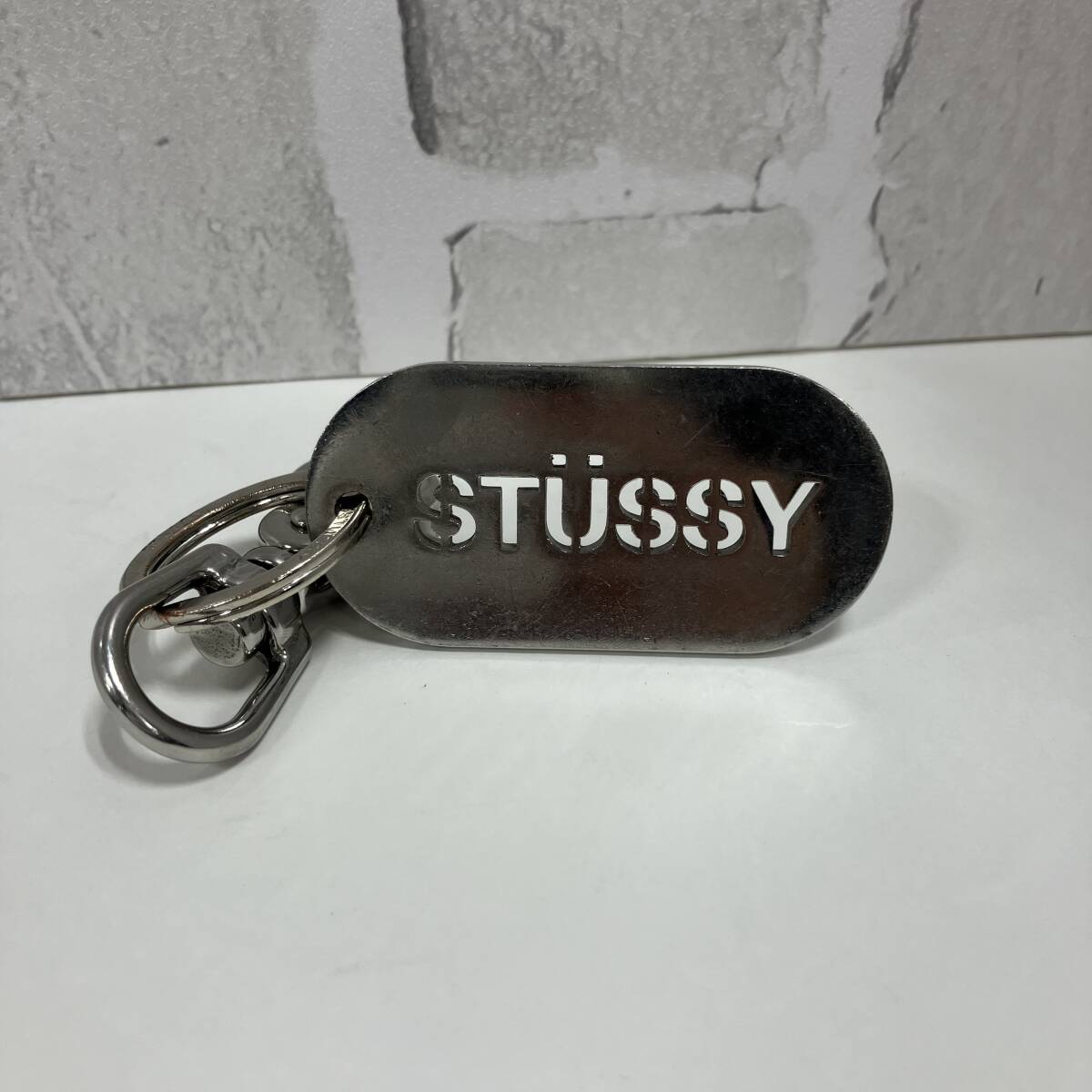 stussy цепочка для ключей 
