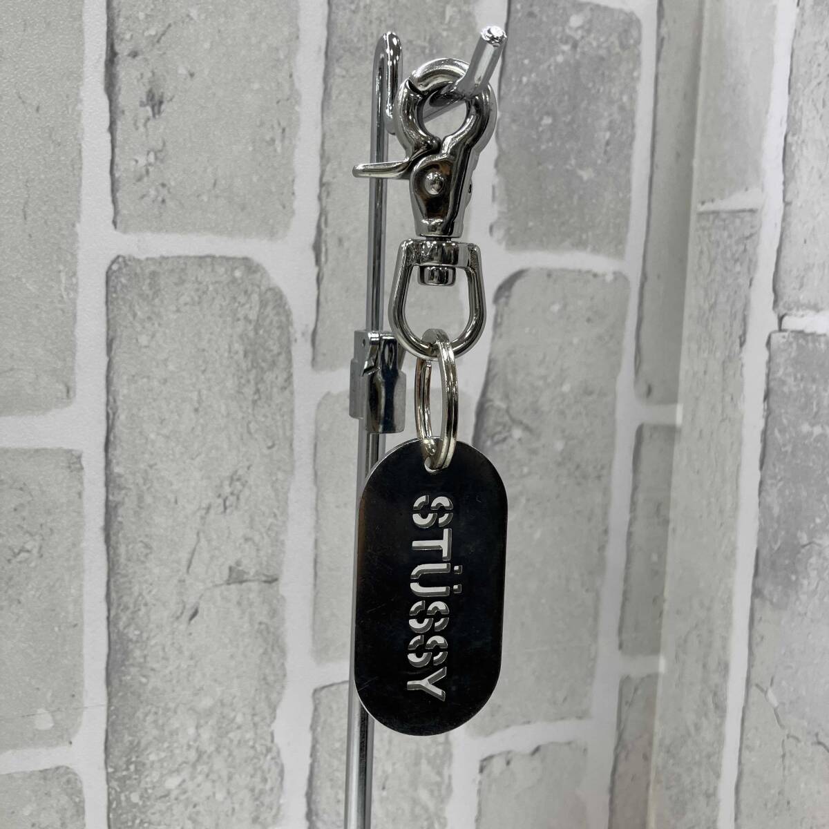 stussy цепочка для ключей 