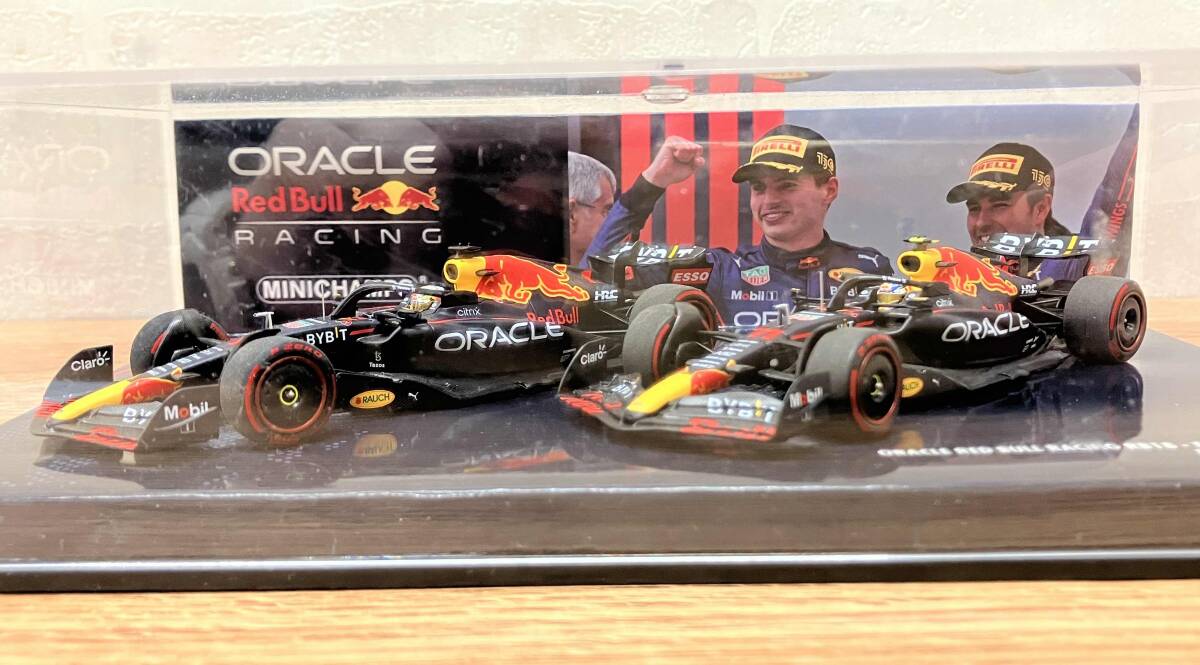 ★MINICHAMPS 1/43 オラクル レッド ブル レーシング RB18 エミリア ロマーニャGP 2022 フェルスタッペン/ペレス 2台セット_画像2