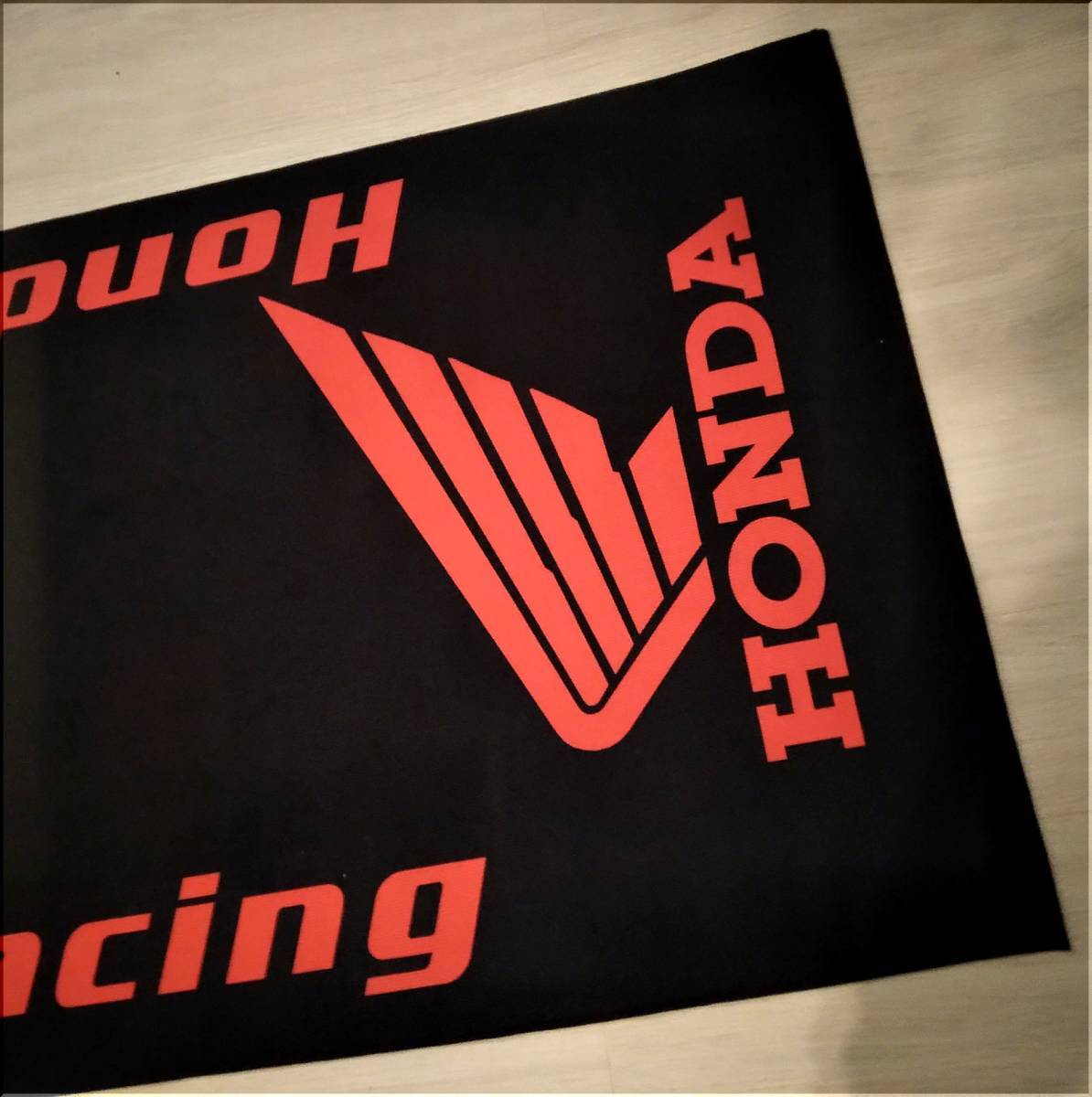 新品★ホンダレーシング(HONDA)1★メンテナンスマット/200×80cm/滑り止め付★フロアマット・バイクマット★_画像2