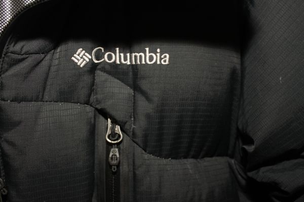 4220*M-L：コロンビア、黒、フード付きダウンジャケット、裏オムニヒート生地、良品_画像2