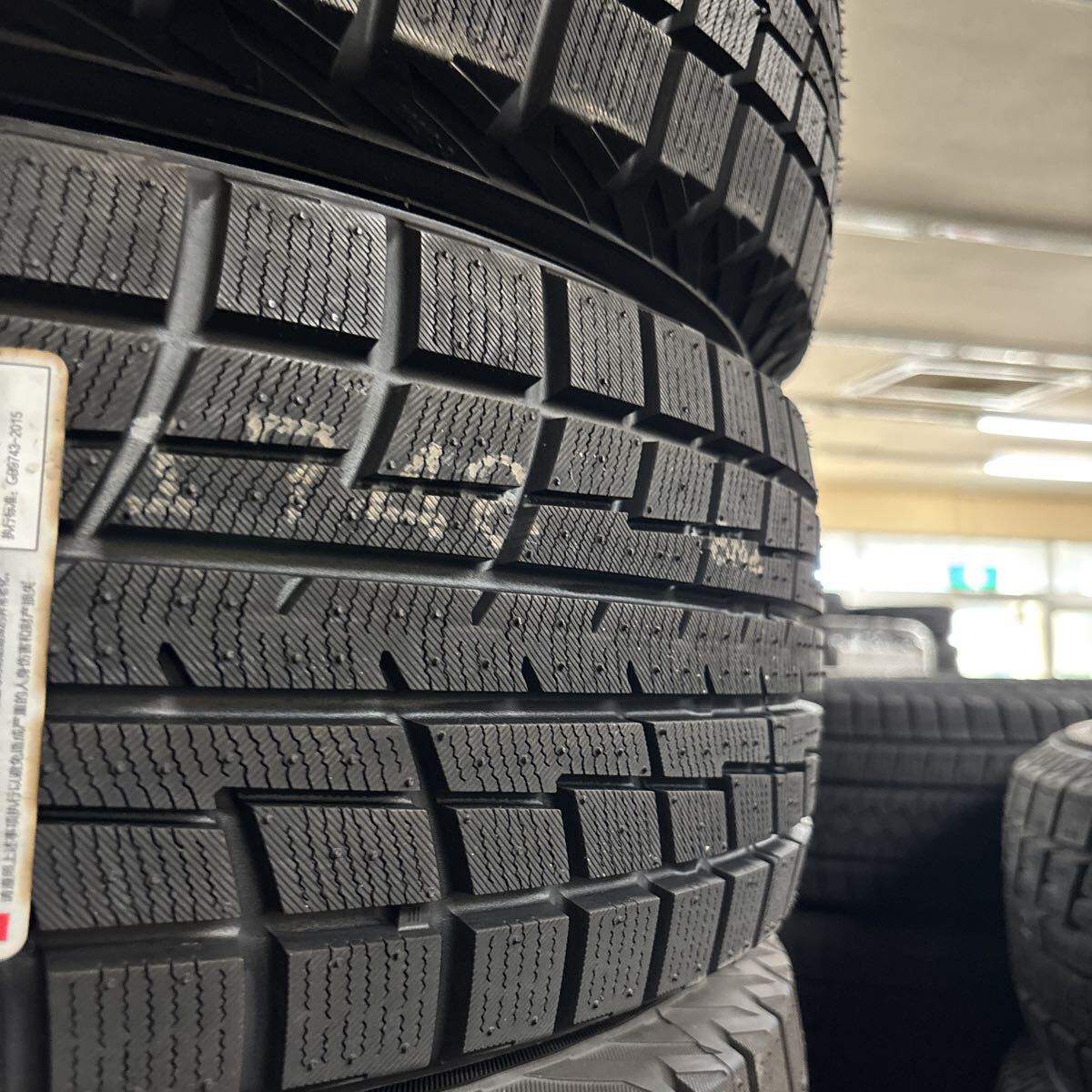 205/60R16 YOKOHAMA 未使用 2023年 在庫処分 スタッドレスタイヤ 4本セット:40000円_画像3