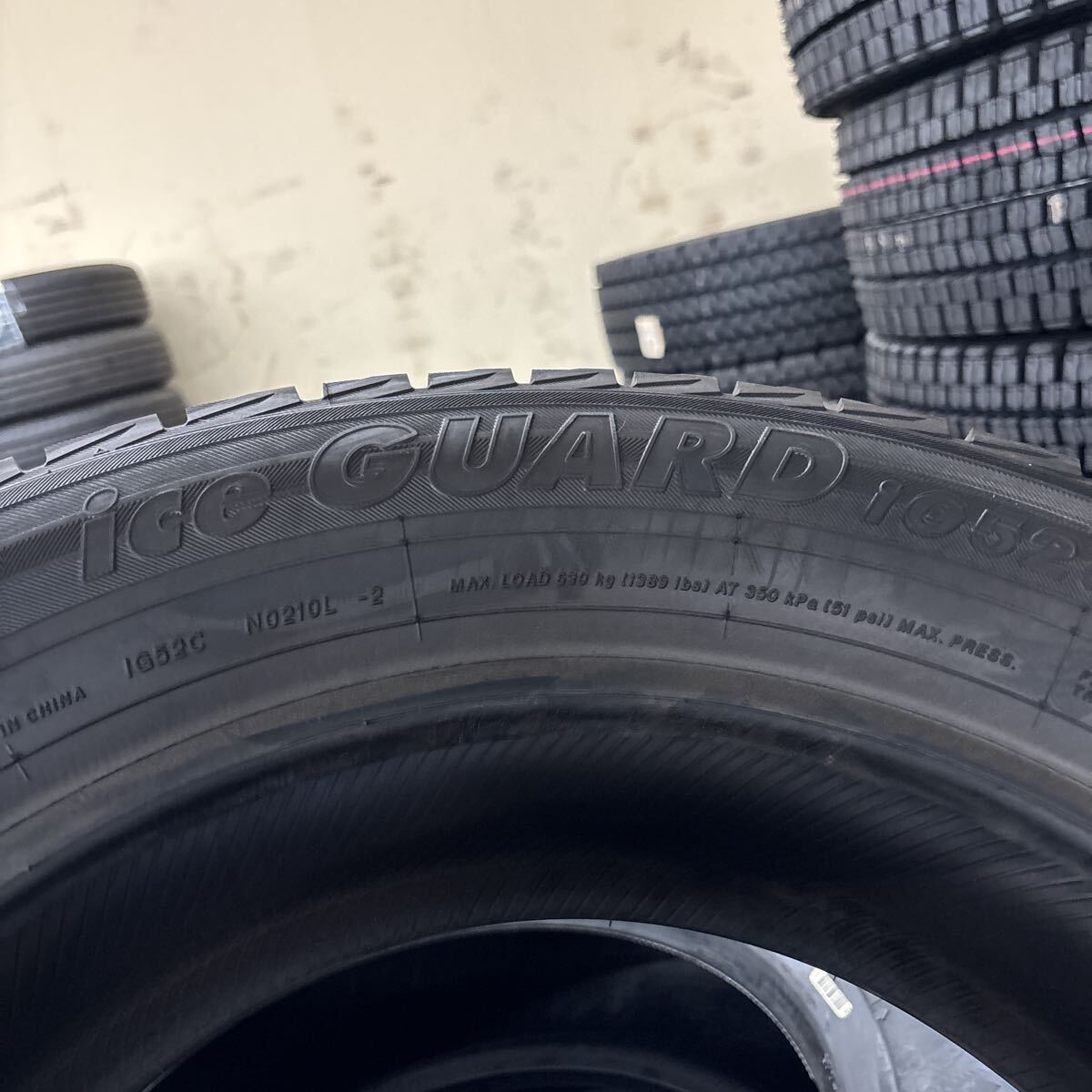 205/60R16 未使用 ヨコハマ 2023年 在庫処分 スタッドレスタイヤ 4本セット:42000円_画像4