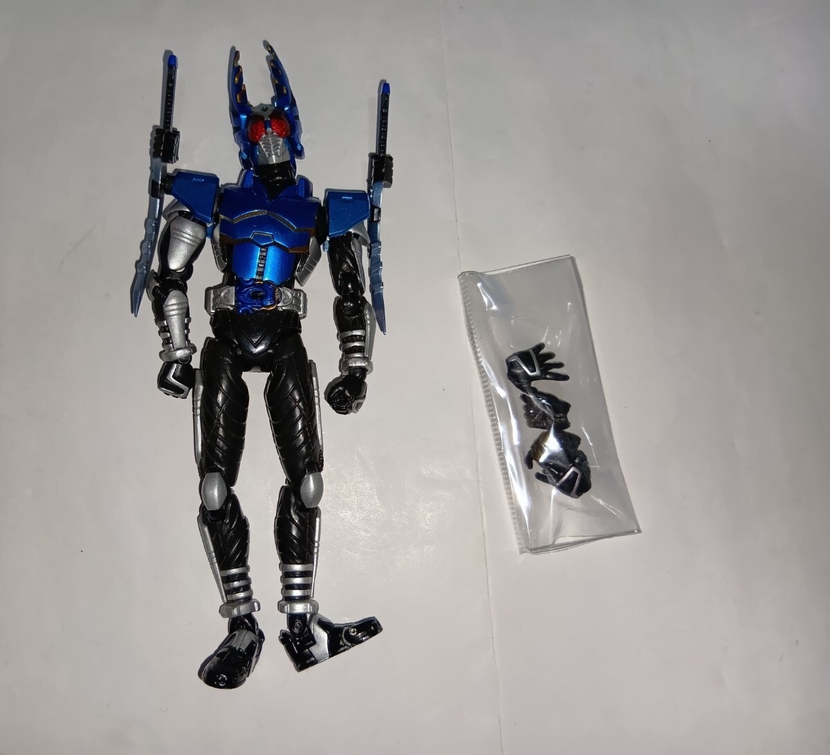 S.H.Figuarts 仮面ライダーカブト 仮面ライダーガタック_画像1