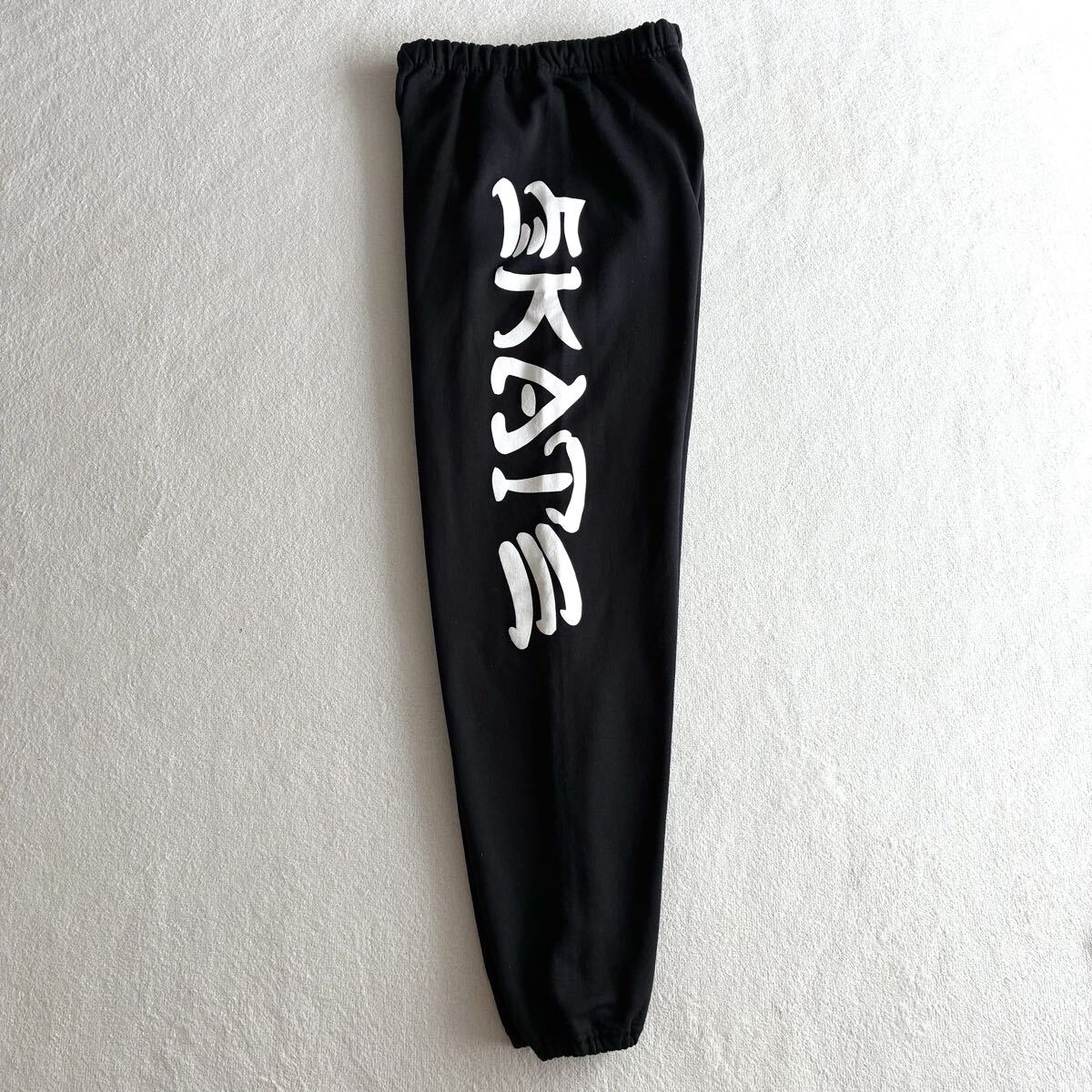 90s THRASHER SKATE AND DESTROY USA製 スラッシャー スケートアンドデストロイ スウェットパンツ サイドプリント S オールドスケート 黒_画像3