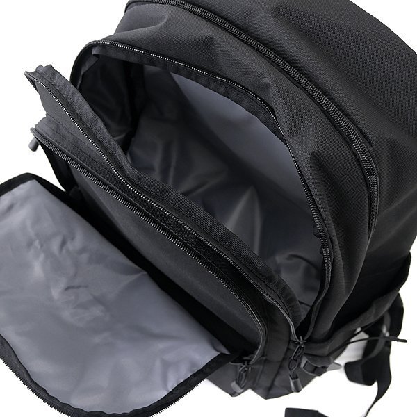 新品 OUTDOOR PRODUCTS 撥水 2ルーム ラウンド バックパック 32L 黒/白 【K22944】 15.6インチPC アウトドアプロダクツ リュックサック_画像6