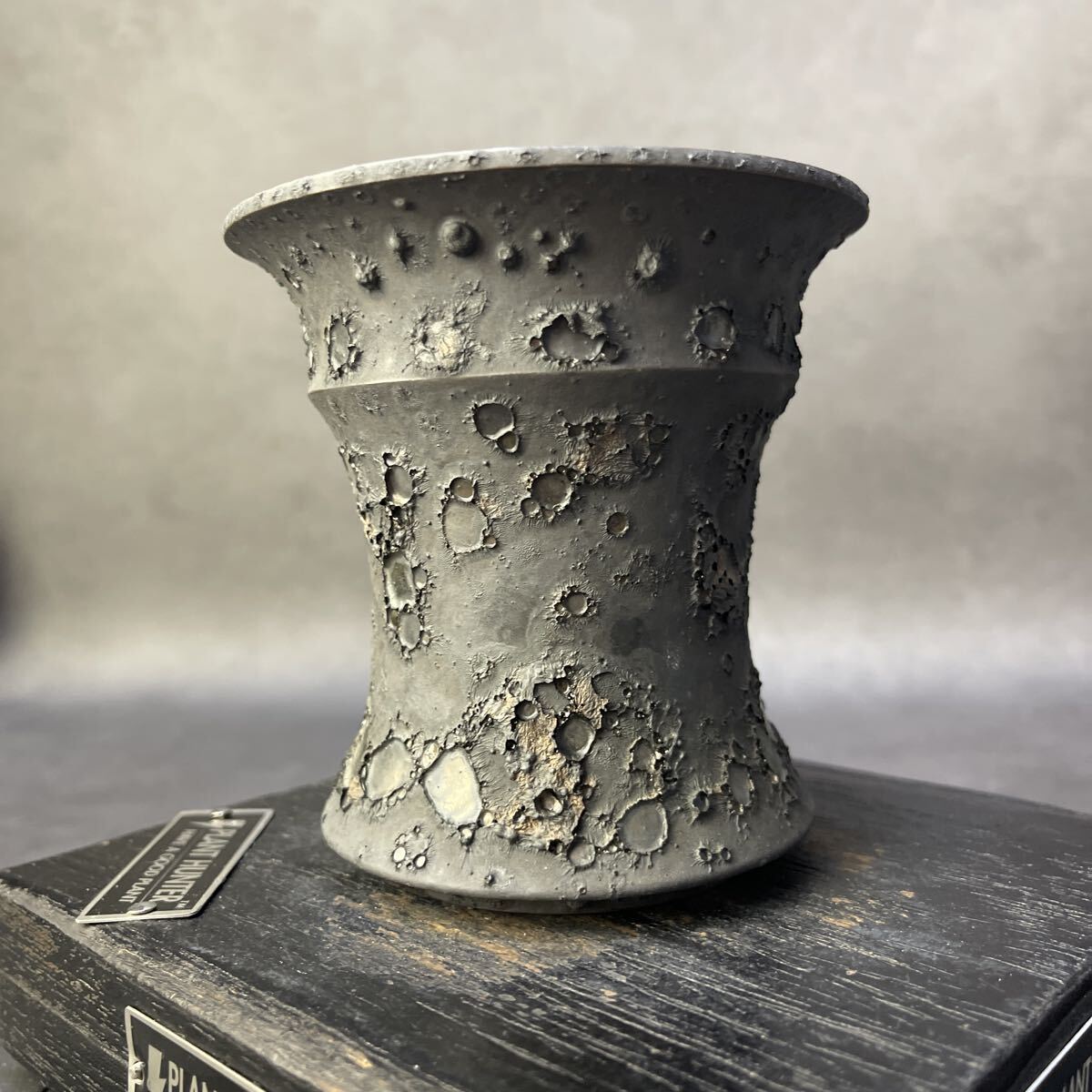 ri517 месяц поверхность ...HAND Made цветочный горшок керамика осмотр ( агава pakips.. дракон .. небо чёрный огонь .factory SRLkatachi завод gla сверло s. корень растения черепаха . дракон 