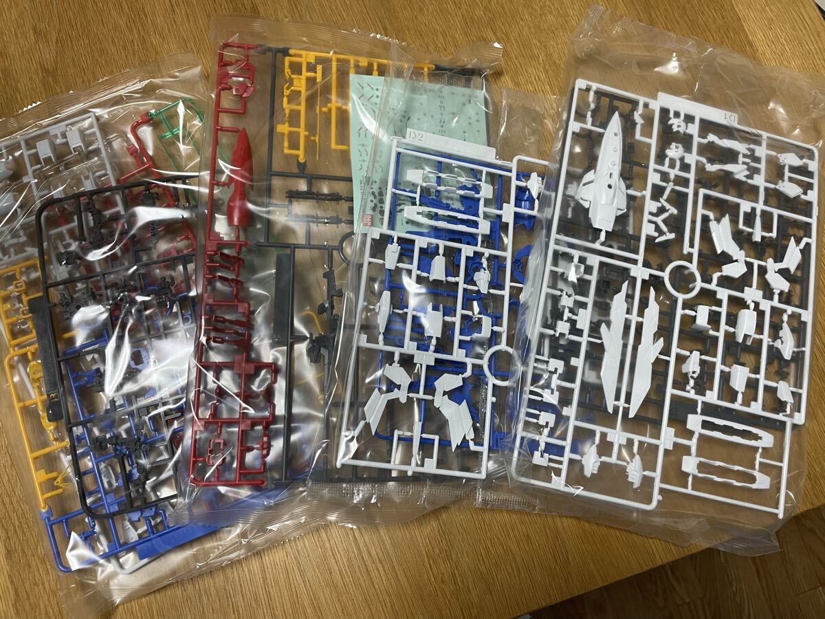 バンダイ RG ウイングガンダムEW 旧HGマスク付き_画像3