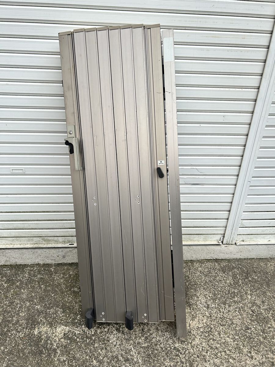 アルミキャスターゲート アコーディオン伸縮門扉 仮設足場資材(最大3.36m)(5650) 岐阜県養老町 _画像5