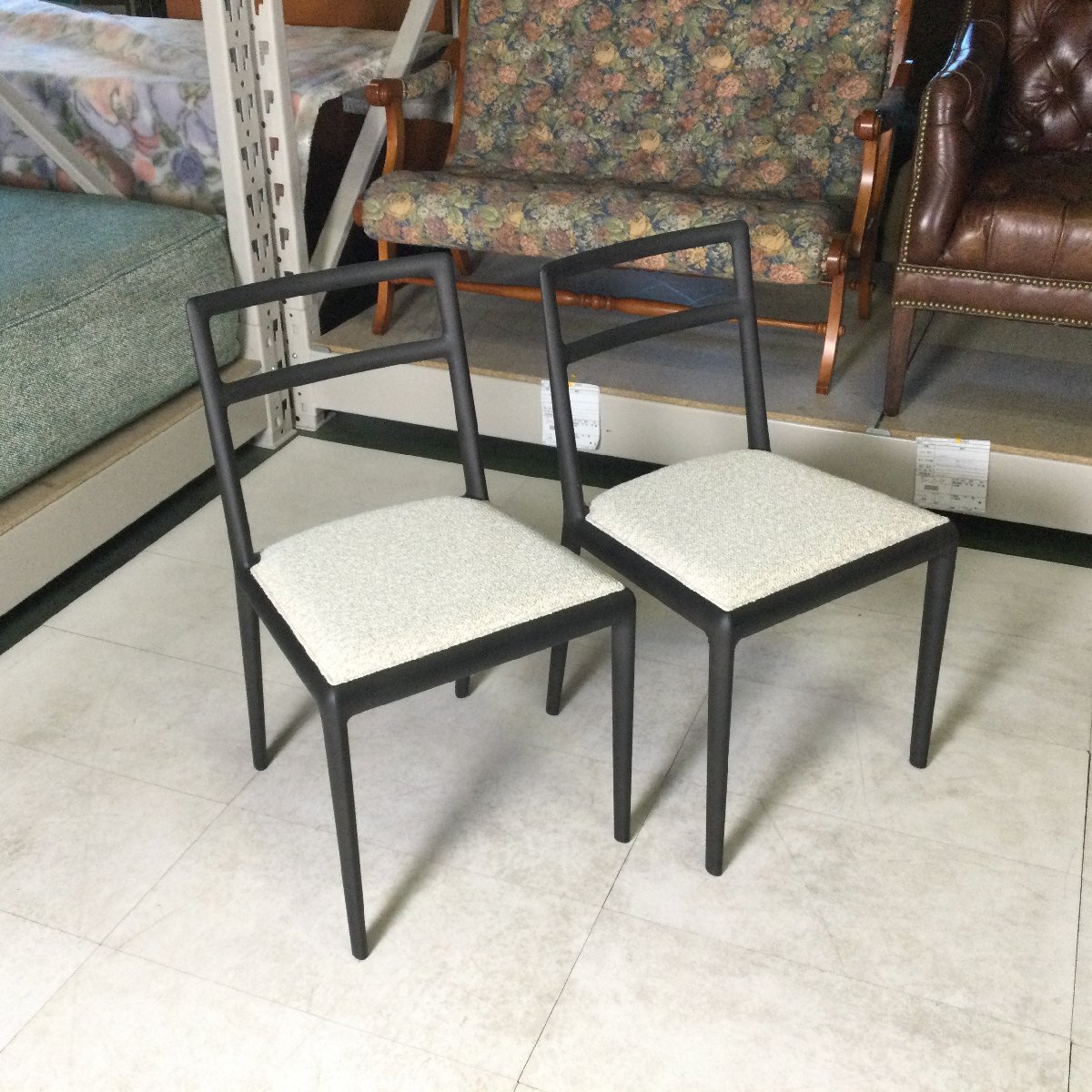 TIME&STYLE タイムアンドスタイル Twisted back chair ツイステッドバックチェア ダイニングチェア 2024年製 2脚セット 椅子 展示品 ①_画像1