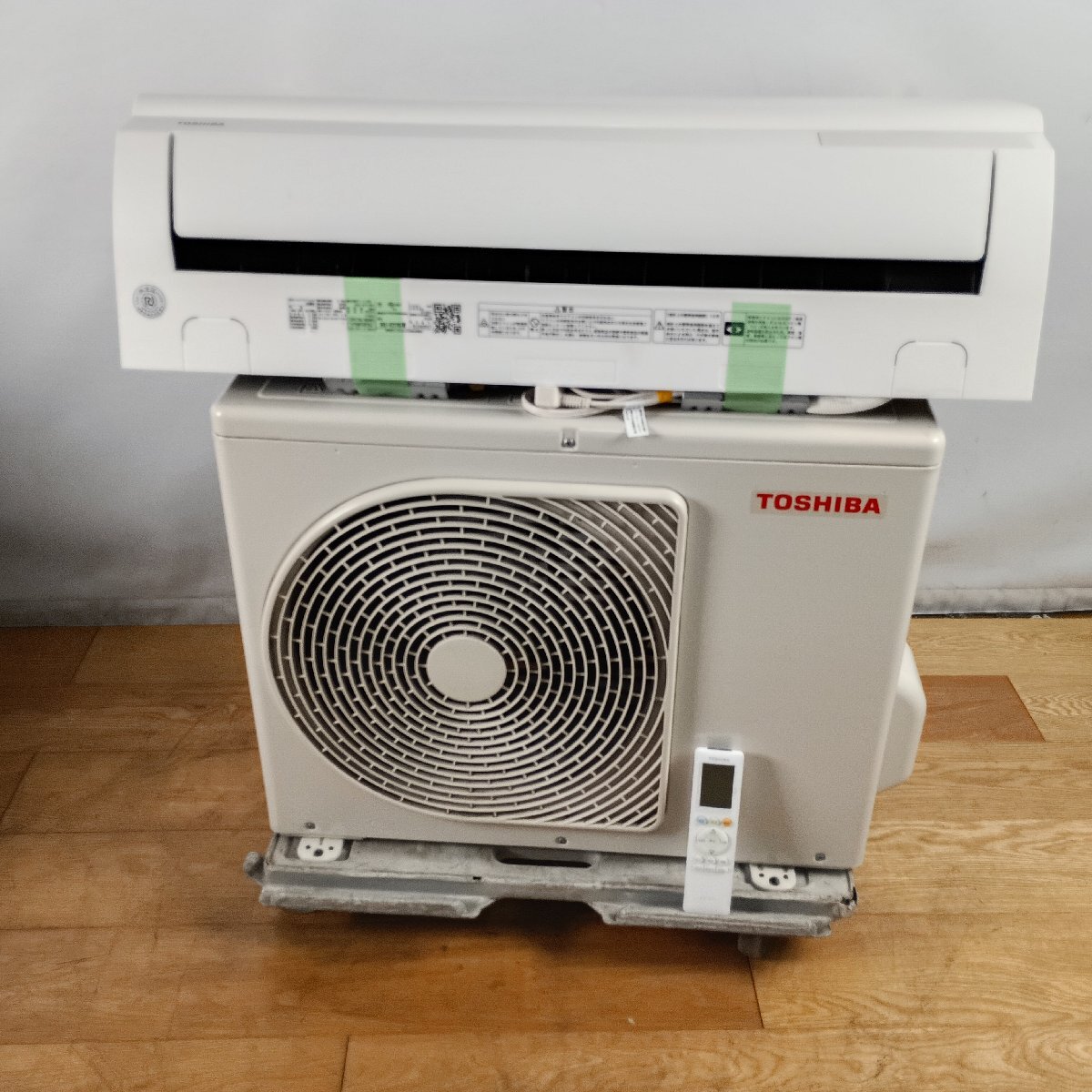 TOSHIBA 東芝 ルームエアコン RAS-K221M(W) RAS-K221MA 2023年製 冷房能力2.2kw 空調機器_画像1