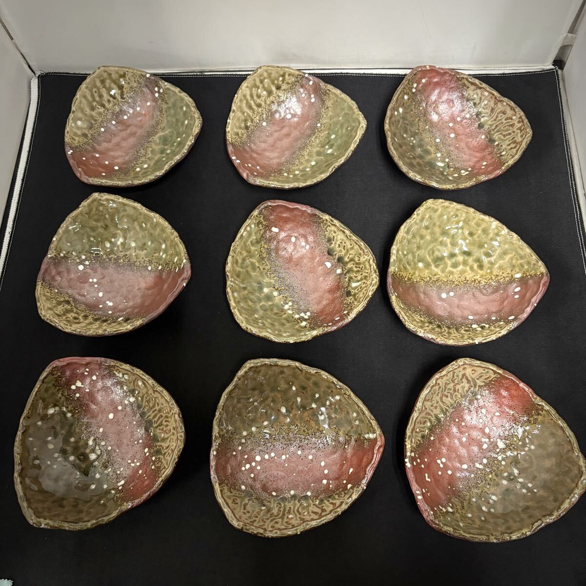 萬古焼 手捻り 三ツ足 小鉢 9客セット 和食器 刺身皿 向付 懐石 割烹 料亭 業務用 (11097E_画像2